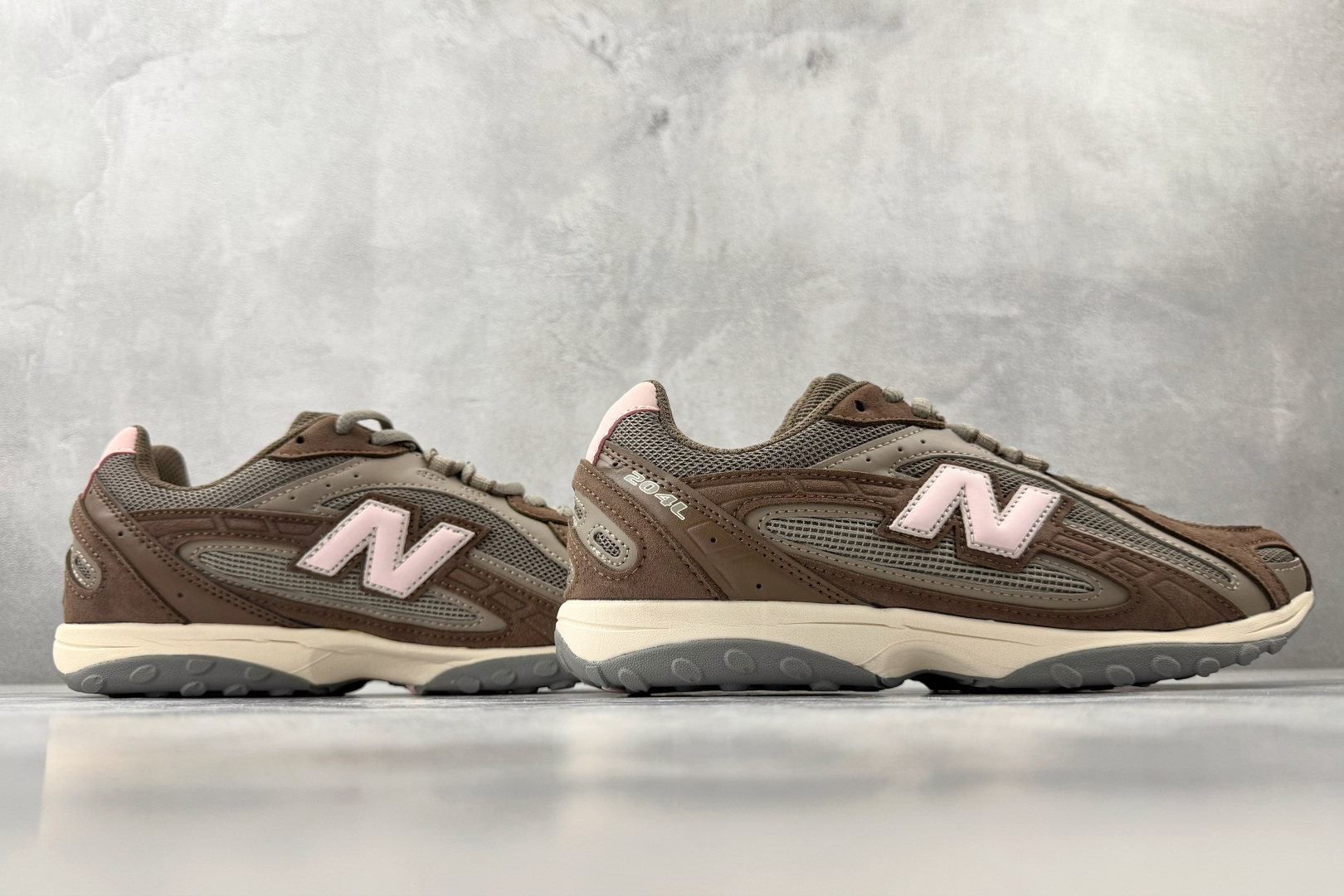 纯原出品 New Balance 204L 灰棕色 U204L273-Top High Quatity Cheap Sneakers Fashion Clothing Clothes Bags handbags Shoes of all Brand wholesale With The best Quality And Beautiful Price from China Factory Chinese suppliers wholesaler seller 纯原出品 New Balance 204L 灰棕色 U204L273