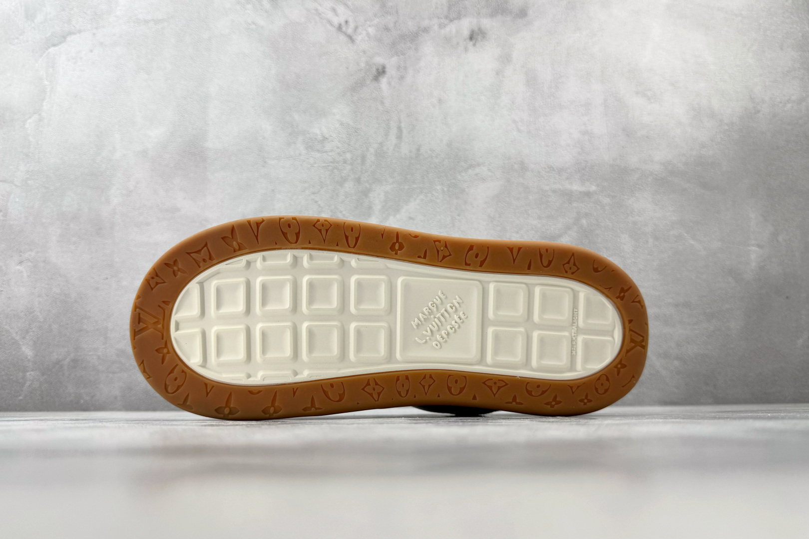爆款跑量神器 LOUIS VUITTON Tilted 卡其绿 1AJAM1-Top High Quatity Cheap Sneakers Fashion Clothing Clothes Bags handbags Shoes of all Brand wholesale With The best Quality And Beautiful Price from China Factory Chinese suppliers wholesaler seller 爆款跑量神器 LOUIS VUITTON Tilted 卡其绿 1AJAM1