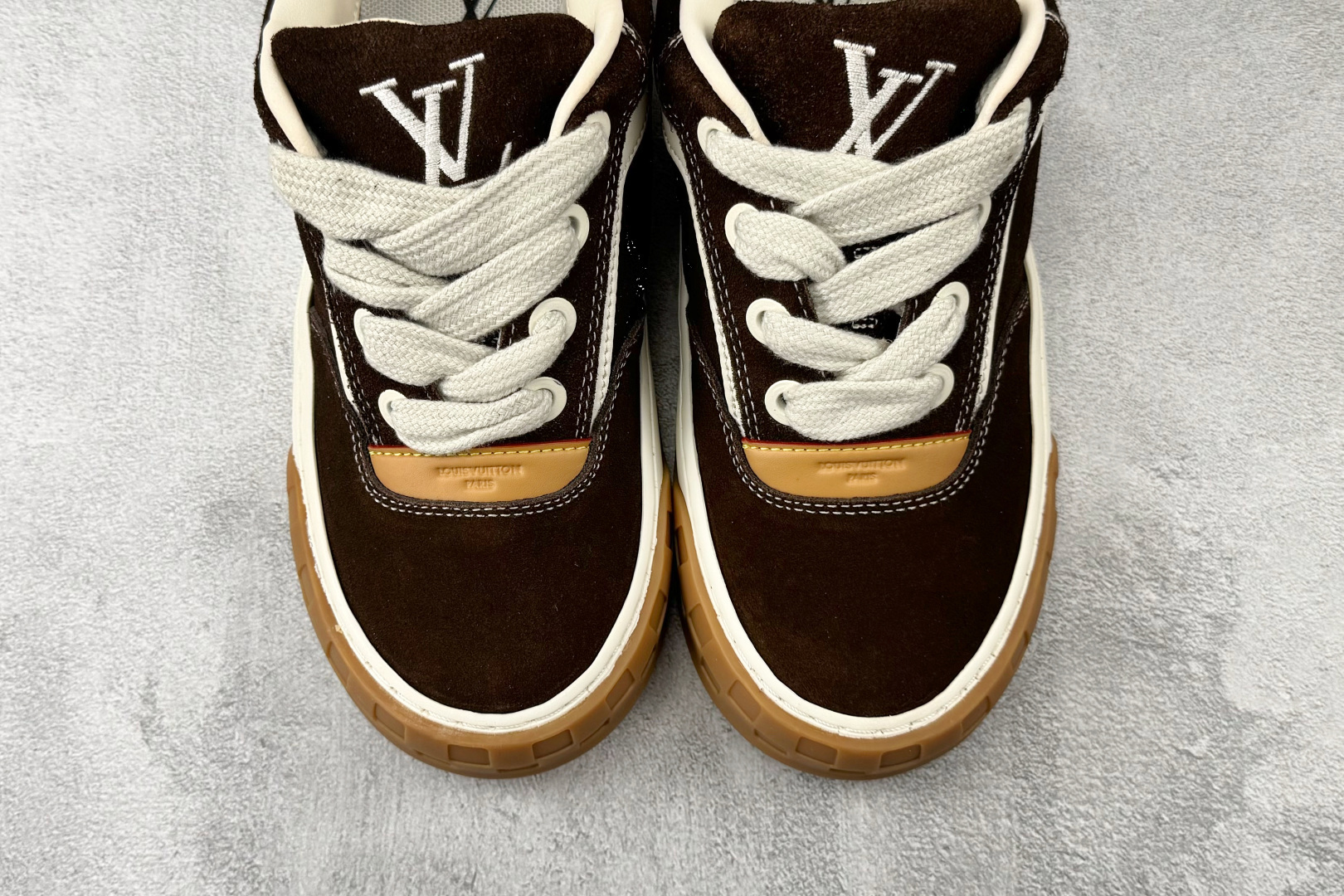 爆款跑量神器 LOUIS VUITTON Tilted 栗色 1AJ766-Top High Quatity Cheap Sneakers Fashion Clothing Clothes Bags handbags Shoes of all Brand wholesale With The best Quality And Beautiful Price from China Factory Chinese suppliers wholesaler seller 爆款跑量神器 LOUIS VUITTON Tilted 栗色 1AJ766