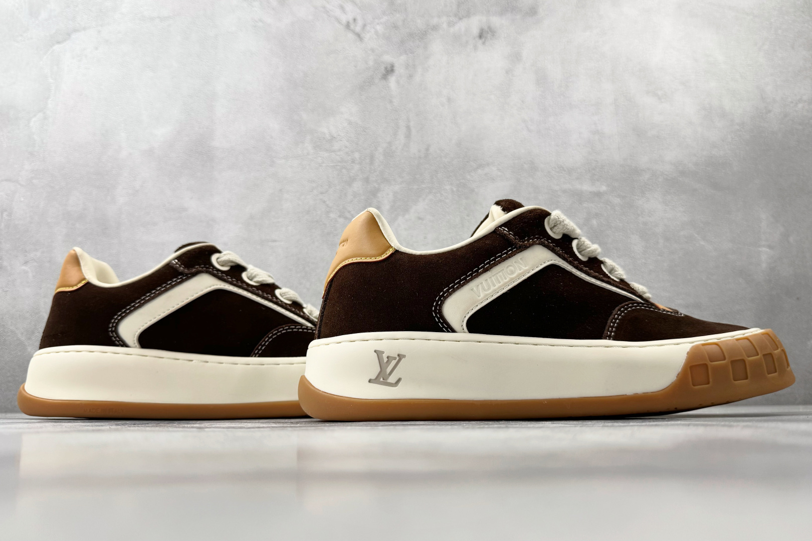 爆款跑量神器 LOUIS VUITTON Tilted 栗色 1AJ766-Top High Quatity Cheap Sneakers Fashion Clothing Clothes Bags handbags Shoes of all Brand wholesale With The best Quality And Beautiful Price from China Factory Chinese suppliers wholesaler seller 爆款跑量神器 LOUIS VUITTON Tilted 栗色 1AJ766