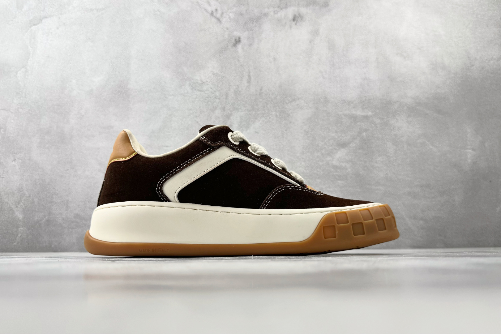 爆款跑量神器 LOUIS VUITTON Tilted 栗色 1AJ766-Top High Quatity Cheap Sneakers Fashion Clothing Clothes Bags handbags Shoes of all Brand wholesale With The best Quality And Beautiful Price from China Factory Chinese suppliers wholesaler seller 爆款跑量神器 LOUIS VUITTON Tilted 栗色 1AJ766