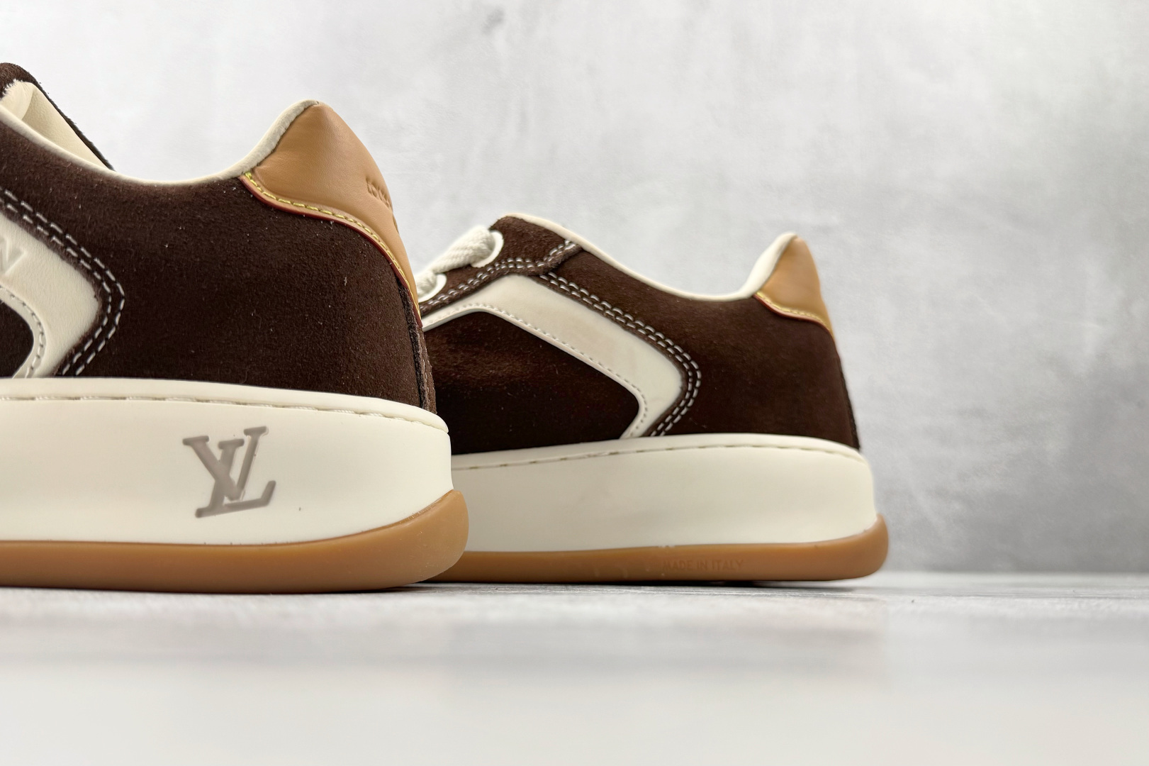 爆款跑量神器 LOUIS VUITTON Tilted 栗色 1AJ766-Top High Quatity Cheap Sneakers Fashion Clothing Clothes Bags handbags Shoes of all Brand wholesale With The best Quality And Beautiful Price from China Factory Chinese suppliers wholesaler seller 爆款跑量神器 LOUIS VUITTON Tilted 栗色 1AJ766