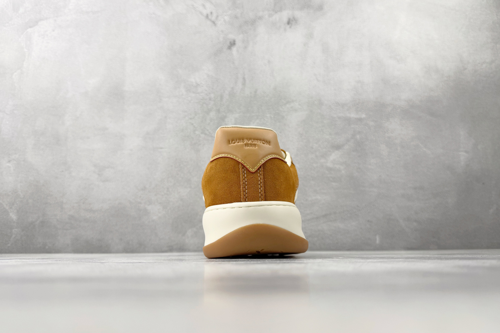 爆款跑量神器 LOUIS VUITTON Tilted 黄绒 1AJVX4-Top High Quatity Cheap Sneakers Fashion Clothing Clothes Bags handbags Shoes of all Brand wholesale With The best Quality And Beautiful Price from China Factory Chinese suppliers wholesaler seller 爆款跑量神器 LOUIS VUITTON Tilted 黄绒 1AJVX4