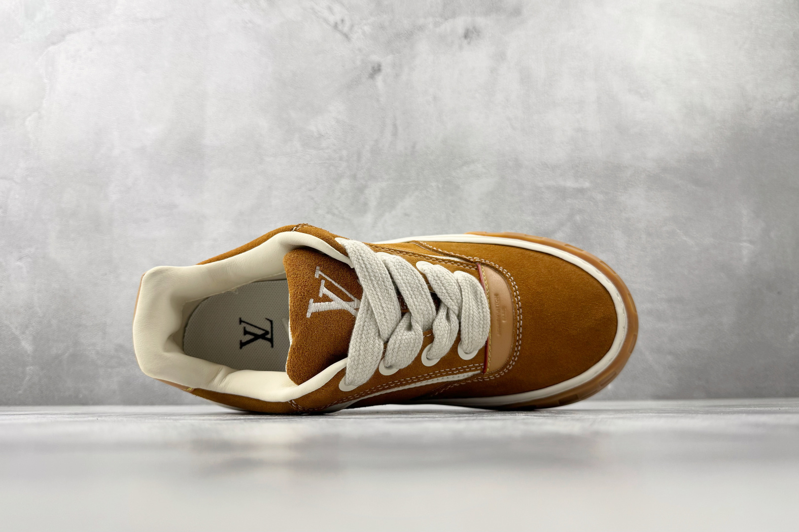 爆款跑量神器 LOUIS VUITTON Tilted 黄绒 1AJVX4-Top High Quatity Cheap Sneakers Fashion Clothing Clothes Bags handbags Shoes of all Brand wholesale With The best Quality And Beautiful Price from China Factory Chinese suppliers wholesaler seller 爆款跑量神器 LOUIS VUITTON Tilted 黄绒 1AJVX4