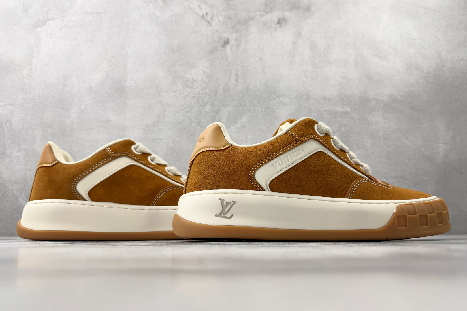 爆款跑量神器 LOUIS VUITTON Tilted 黄绒 1AJVX4-Top High Quatity Cheap Sneakers Fashion Clothing Clothes Bags handbags Shoes of all Brand wholesale With The best Quality And Beautiful Price from China Factory Chinese suppliers wholesaler seller 爆款跑量神器 LOUIS VUITTON Tilted 黄绒 1AJVX4