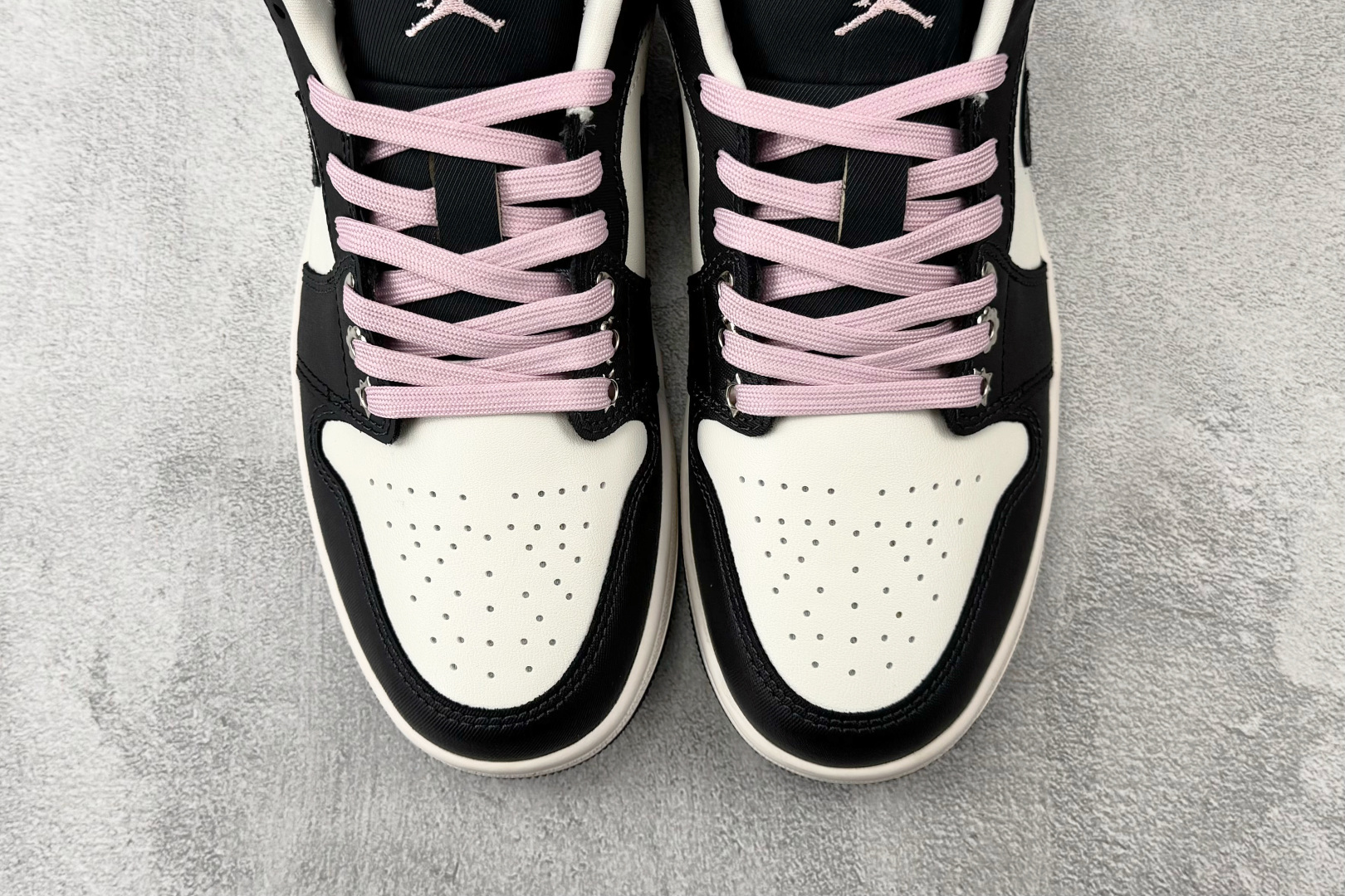 Jordan Air Jordan 1 SE Iced Carmine炭黑 II0595-001-Top High Quatity Cheap Sneakers Fashion Clothing Clothes Bags handbags Shoes of all Brand wholesale With The best Quality And Beautiful Price from China Factory Chinese suppliers wholesaler seller Jordan Air Jordan 1 SE Iced Carmine炭黑 II0595-001