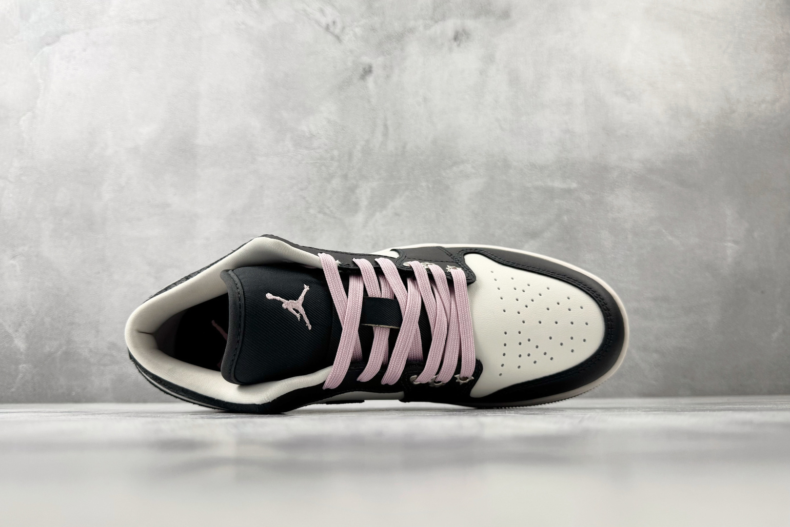 Jordan Air Jordan 1 SE Iced Carmine炭黑 II0595-001-Top High Quatity Cheap Sneakers Fashion Clothing Clothes Bags handbags Shoes of all Brand wholesale With The best Quality And Beautiful Price from China Factory Chinese suppliers wholesaler seller Jordan Air Jordan 1 SE Iced Carmine炭黑 II0595-001