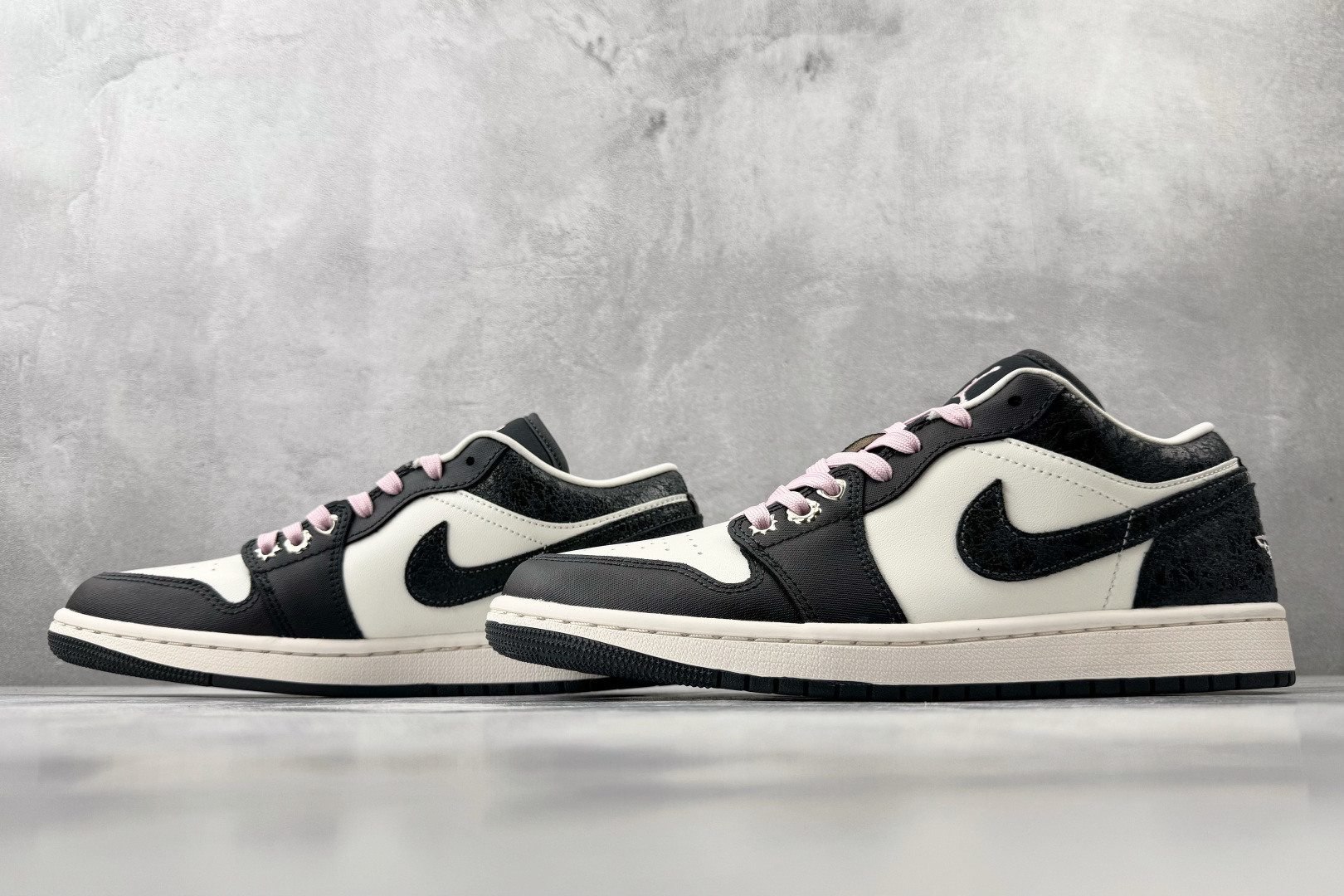 Jordan Air Jordan 1 SE Iced Carmine炭黑 II0595-001-Top High Quatity Cheap Sneakers Fashion Clothing Clothes Bags handbags Shoes of all Brand wholesale With The best Quality And Beautiful Price from China Factory Chinese suppliers wholesaler seller Jordan Air Jordan 1 SE Iced Carmine炭黑 II0595-001
