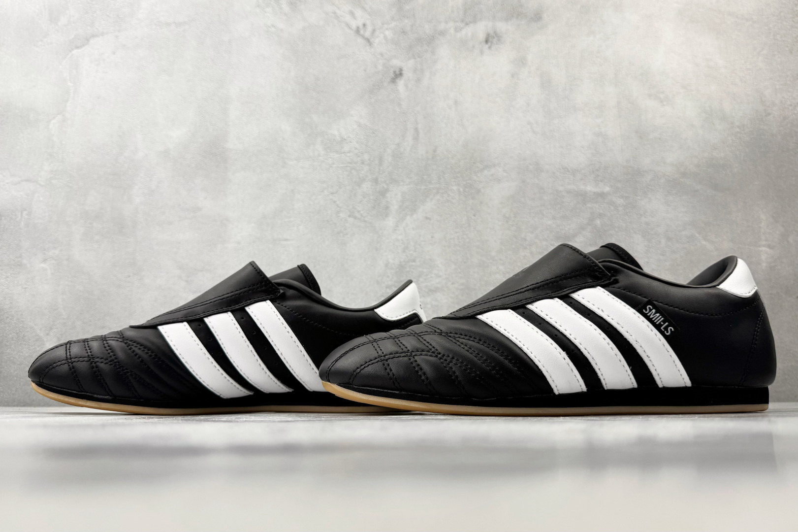 GOD 神版 adidas TAEKWONDO 黑色货号：JQ4775尺码：36 36.5 37 37.
