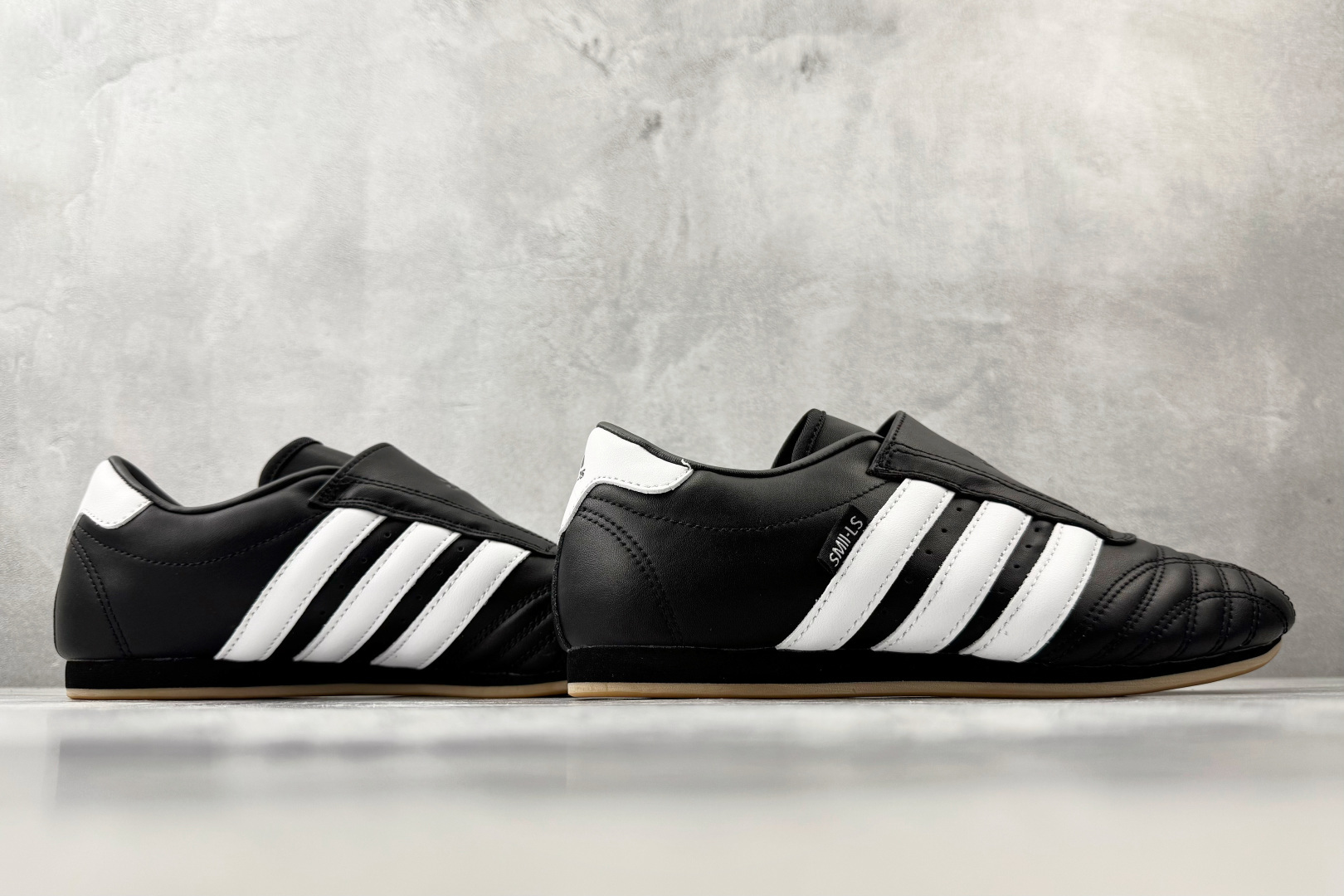 GOD 神版 adidas TAEKWONDO 黑色货号：JQ4775尺码：36 36.5 37 37.