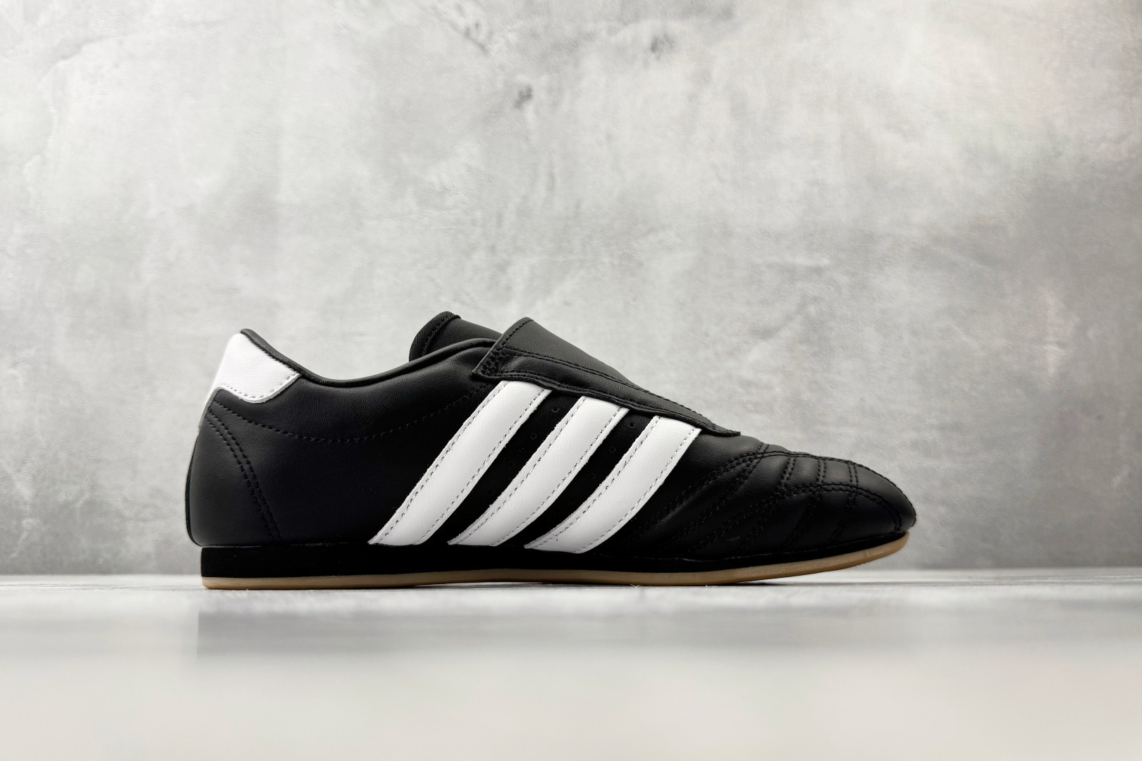 GOD 神版 adidas TAEKWONDO 黑色货号：JQ4775尺码：36 36.5 37 37.