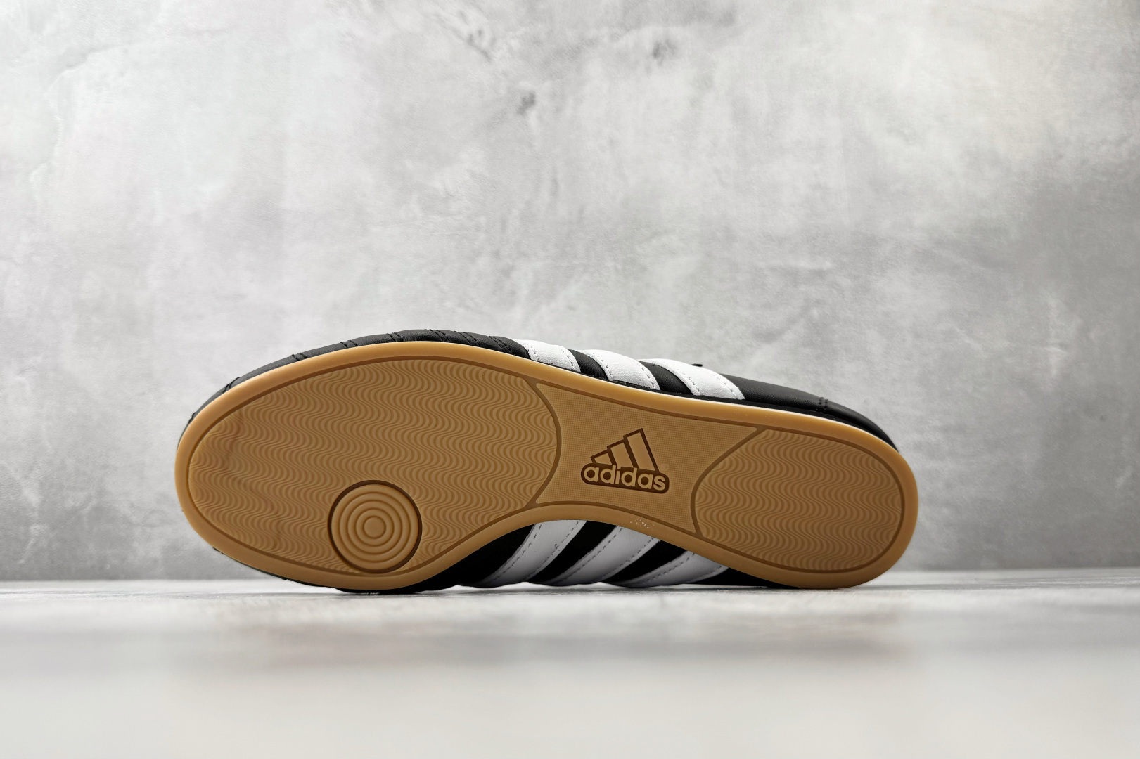 GOD 神版 adidas TAEKWONDO 黑色货号：JQ4775尺码：36 36.5 37 37.