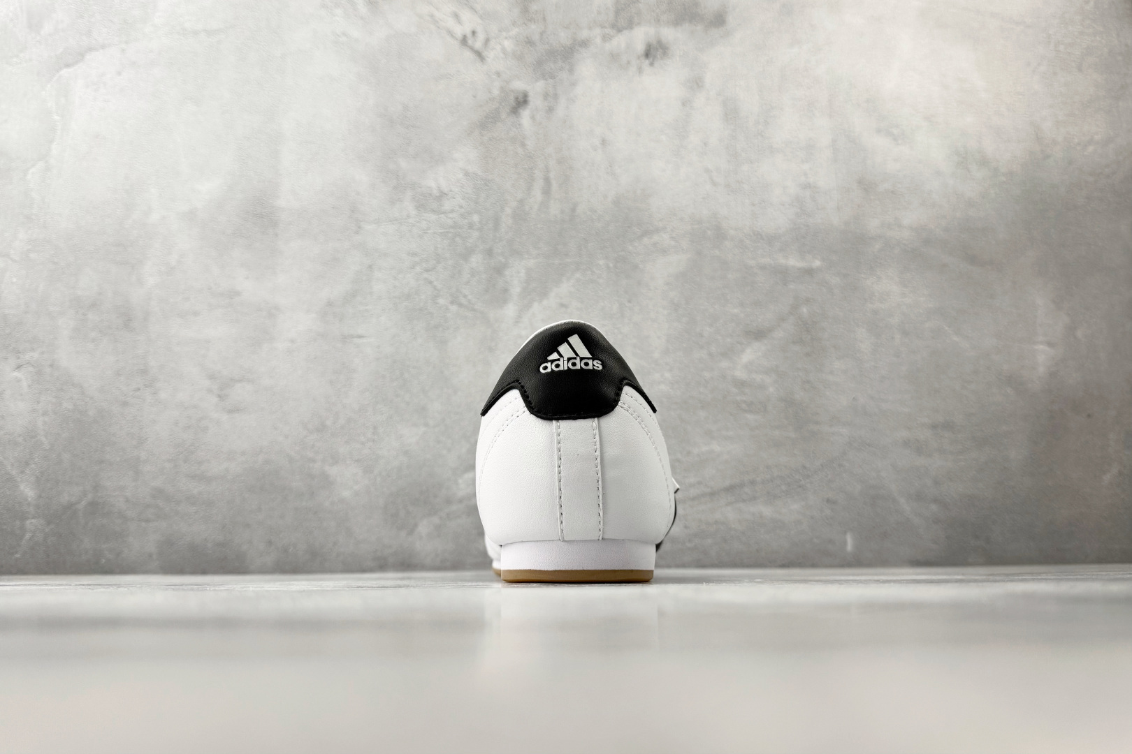 GOD 神版 adidas TAEKWONDO 白色货号：JQ4774尺码：36 36.5 37 37.
