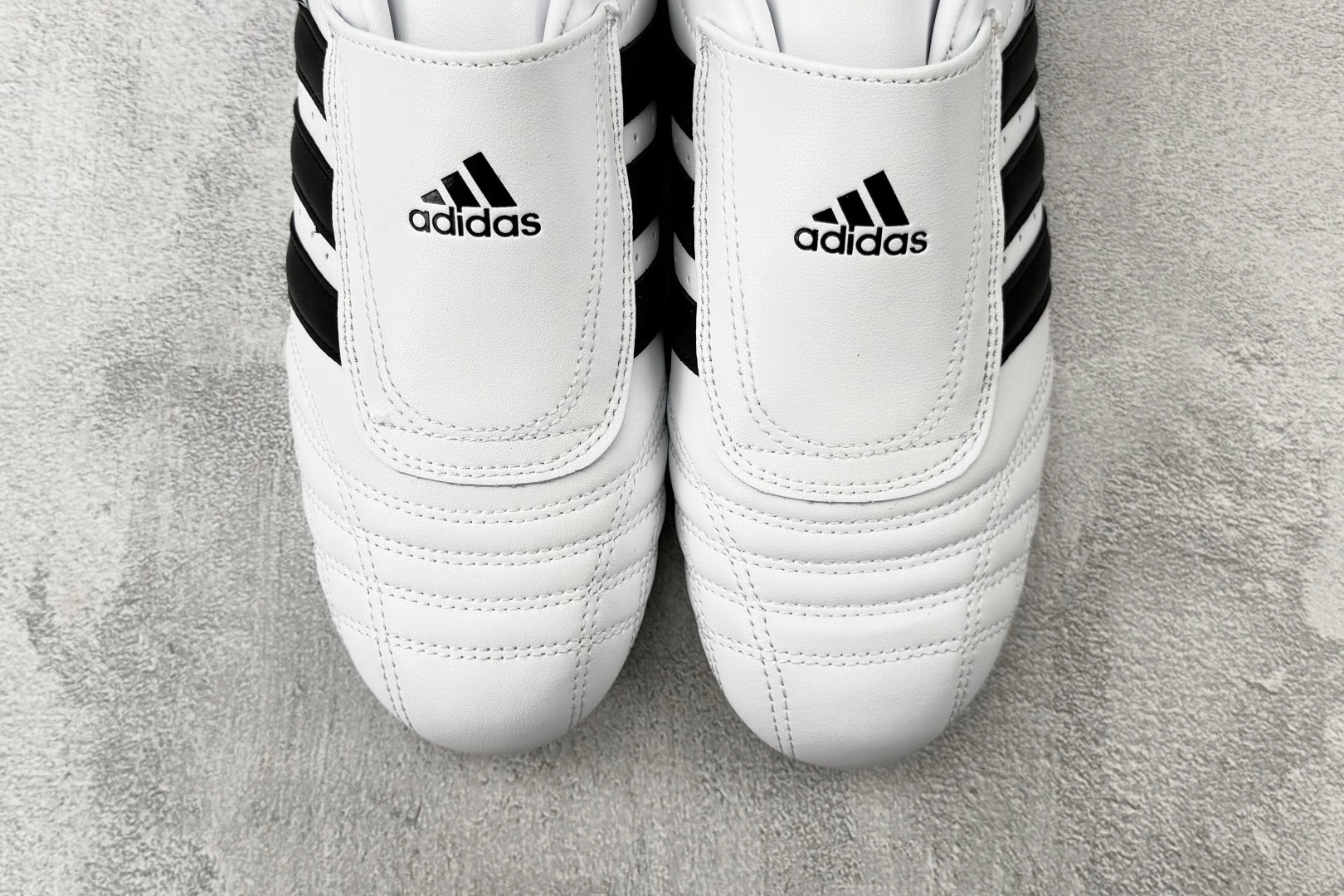 GOD 神版 adidas TAEKWONDO 白色货号：JQ4774尺码：36 36.5 37 37.
