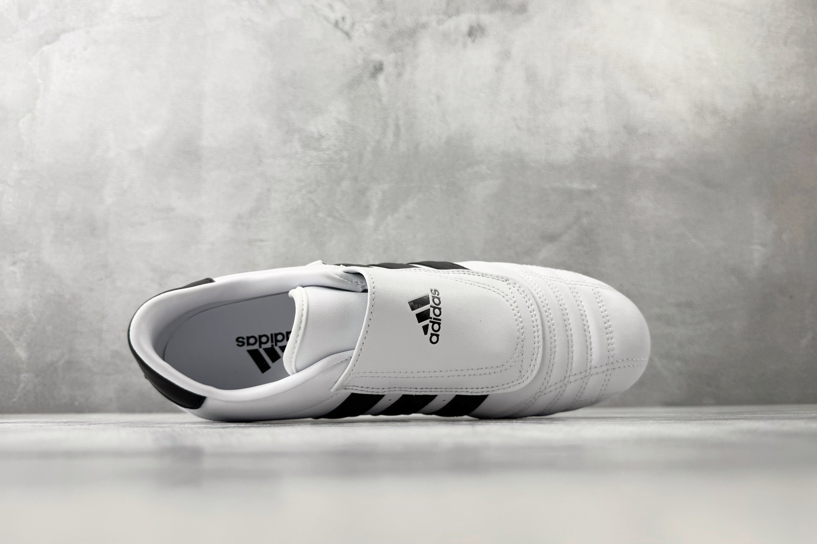 GOD 神版 adidas TAEKWONDO 白色货号：JQ4774尺码：36 36.5 37 37.