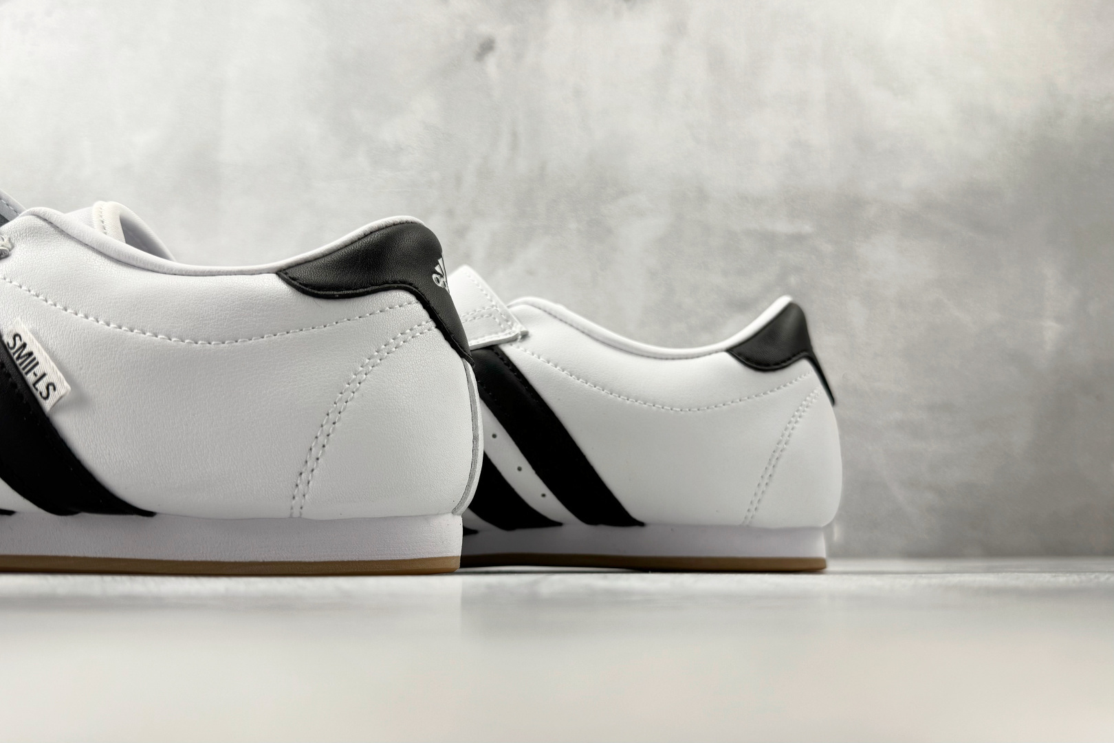 GOD 神版 adidas TAEKWONDO 白色货号：JQ4774尺码：36 36.5 37 37.