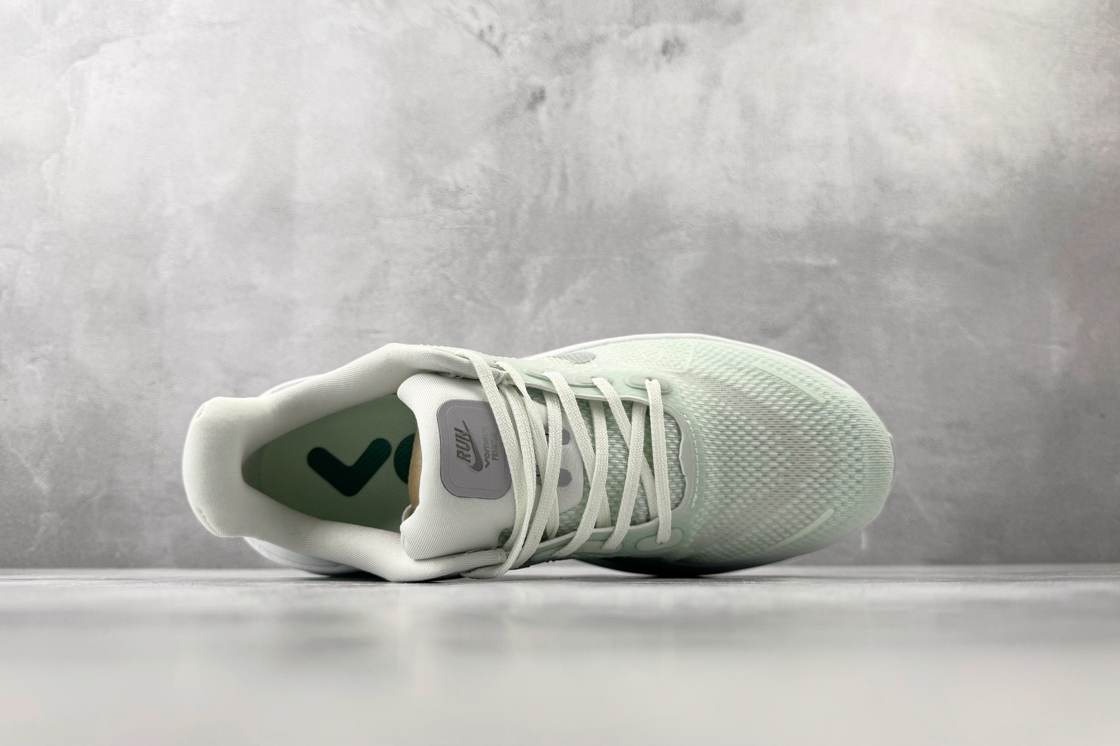Nike Vomero Vomero Premium 绿色 HM5973-300-Top High Quatity Cheap Sneakers Fashion Clothing Clothes Bags handbags Shoes of all Brand wholesale With The best Quality And Beautiful Price from China Factory Chinese suppliers wholesaler seller Nike Vomero Vomero Premium 绿色 HM5973-300