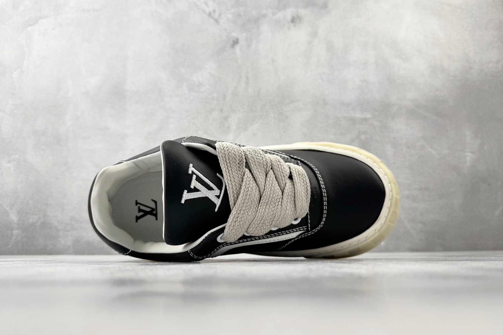 LOUIS VUITTON Tilted 黑色 1AJW