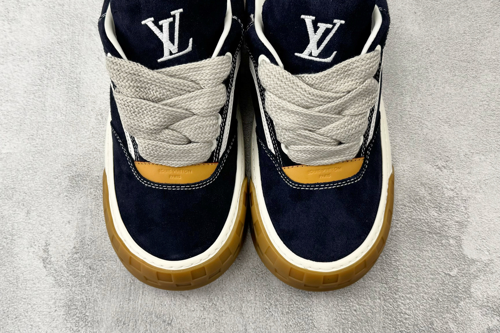 LOUIS VUITTON Tilted 海军蓝 1AJ749-Top High Quatity Cheap Sneakers Fashion Clothing Clothes Bags handbags Shoes of all Brand wholesale With The best Quality And Beautiful Price from China Factory Chinese suppliers wholesaler seller LOUIS VUITTON Tilted 海军蓝 1AJ749