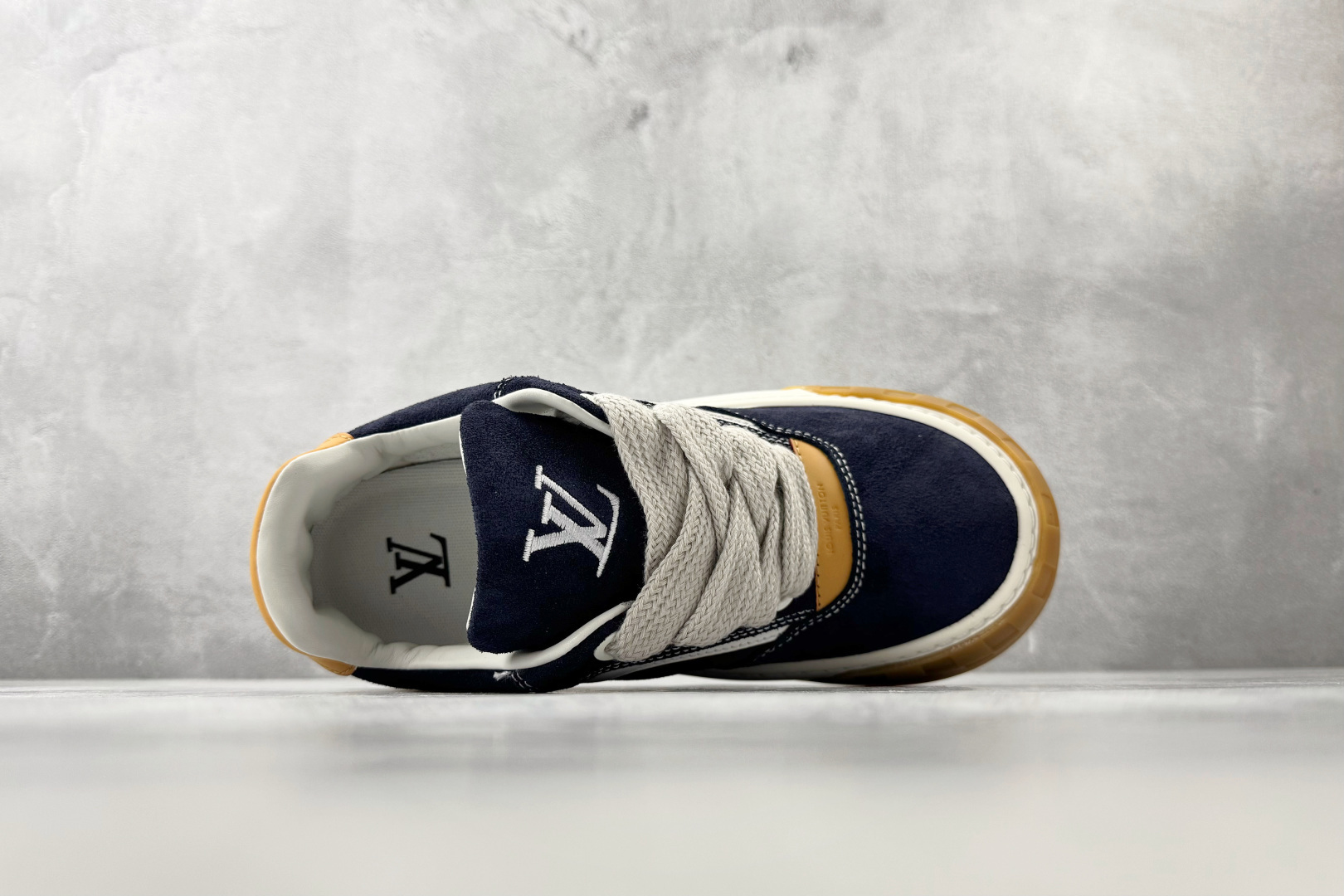 LOUIS VUITTON Tilted 海军蓝 1AJ749-Top High Quatity Cheap Sneakers Fashion Clothing Clothes Bags handbags Shoes of all Brand wholesale With The best Quality And Beautiful Price from China Factory Chinese suppliers wholesaler seller LOUIS VUITTON Tilted 海军蓝 1AJ749