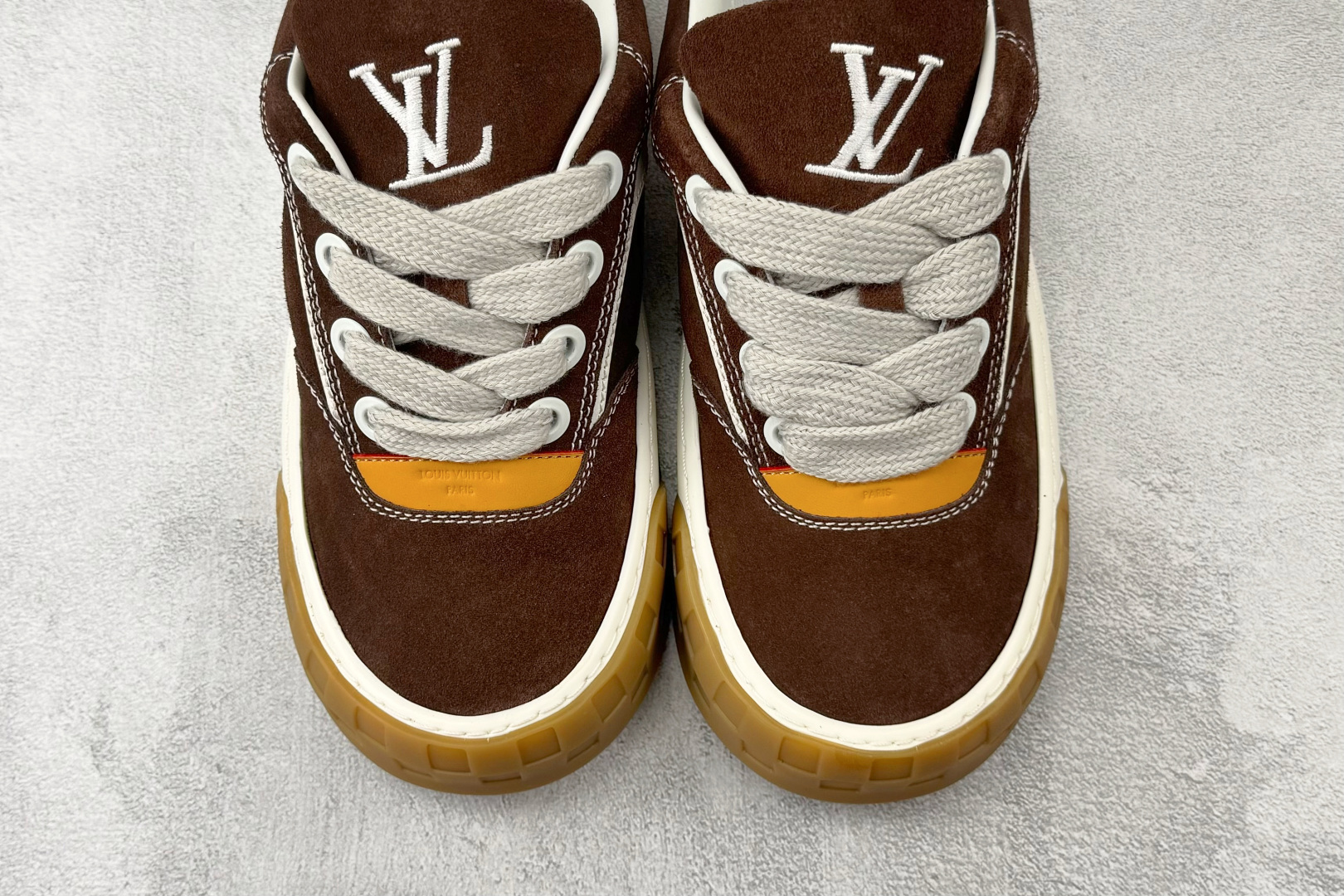 LOUIS VUITTON Tilted 栗色 1AJ766-Top High Quatity Cheap Sneakers Fashion Clothing Clothes Bags handbags Shoes of all Brand wholesale With The best Quality And Beautiful Price from China Factory Chinese suppliers wholesaler seller LOUIS VUITTON Tilted 栗色 1AJ766