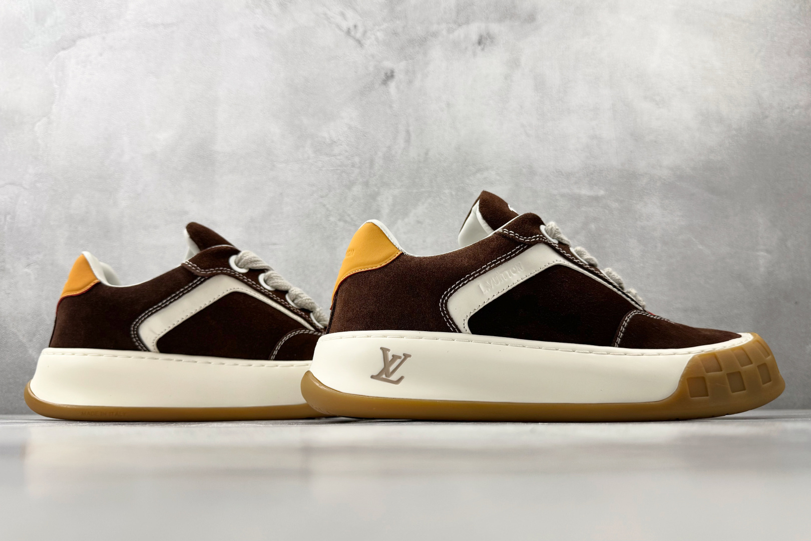 LOUIS VUITTON Tilted 栗色 1AJ766-Top High Quatity Cheap Sneakers Fashion Clothing Clothes Bags handbags Shoes of all Brand wholesale With The best Quality And Beautiful Price from China Factory Chinese suppliers wholesaler seller LOUIS VUITTON Tilted 栗色 1AJ766
