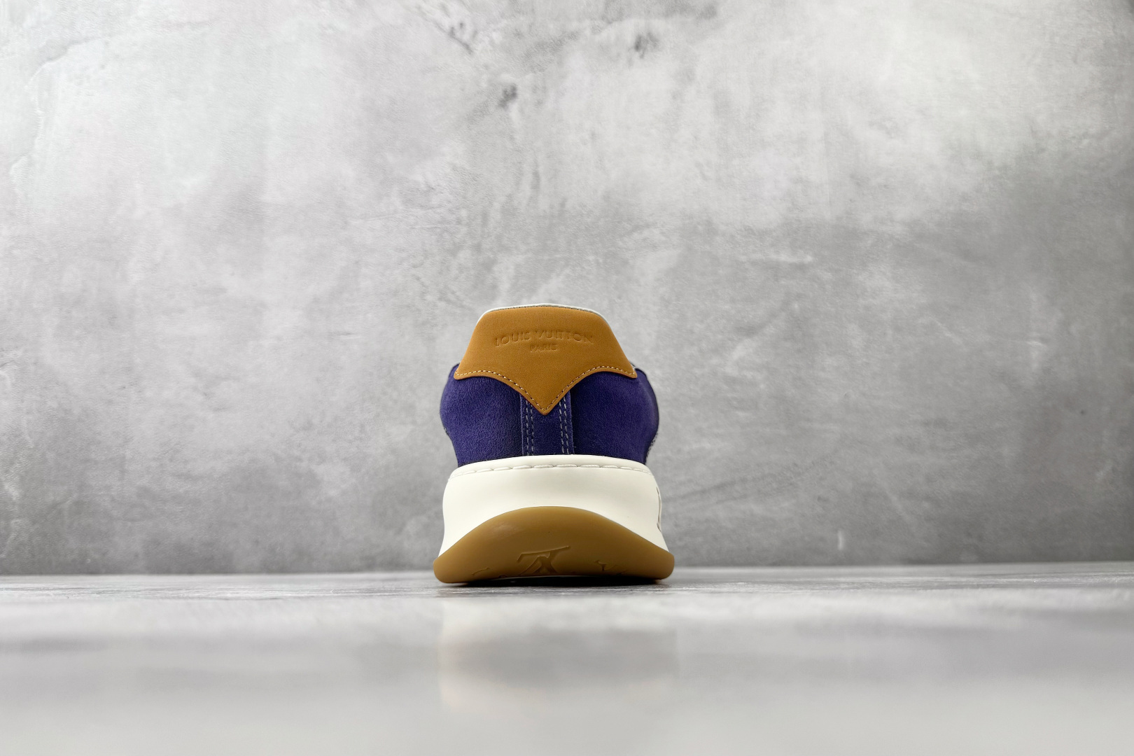 LOUIS VUITTON Tilted 紫色 1AJV-Top High Quatity Cheap Sneakers Fashion Clothing Clothes Bags handbags Shoes of all Brand wholesale With The best Quality And Beautiful Price from China Factory Chinese suppliers wholesaler seller LOUIS VUITTON Tilted 紫色 1AJV