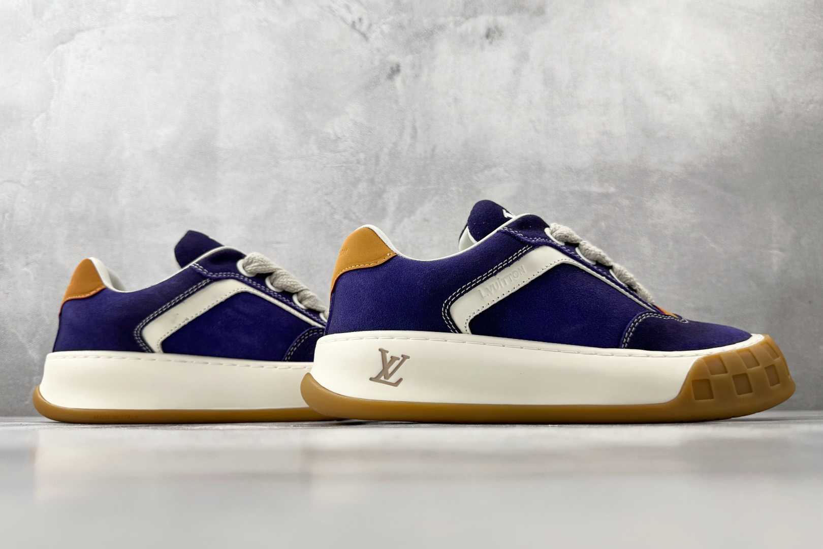 LOUIS VUITTON Tilted 紫色 1AJV-Top High Quatity Cheap Sneakers Fashion Clothing Clothes Bags handbags Shoes of all Brand wholesale With The best Quality And Beautiful Price from China Factory Chinese suppliers wholesaler seller LOUIS VUITTON Tilted 紫色 1AJV