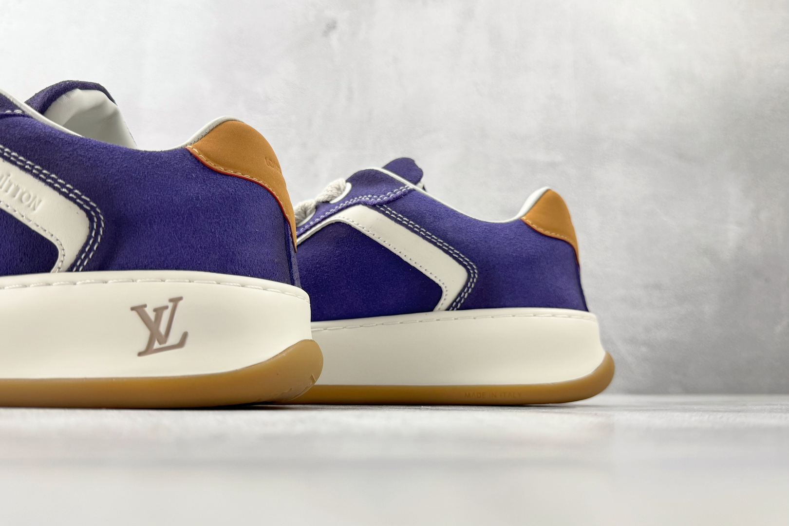 LOUIS VUITTON Tilted 紫色 1AJV-Top High Quatity Cheap Sneakers Fashion Clothing Clothes Bags handbags Shoes of all Brand wholesale With The best Quality And Beautiful Price from China Factory Chinese suppliers wholesaler seller LOUIS VUITTON Tilted 紫色 1AJV