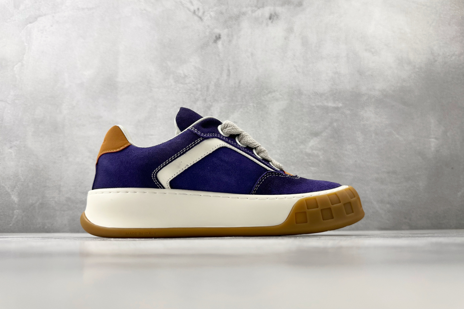 LOUIS VUITTON Tilted 紫色 1AJV-Top High Quatity Cheap Sneakers Fashion Clothing Clothes Bags handbags Shoes of all Brand wholesale With The best Quality And Beautiful Price from China Factory Chinese suppliers wholesaler seller LOUIS VUITTON Tilted 紫色 1AJV