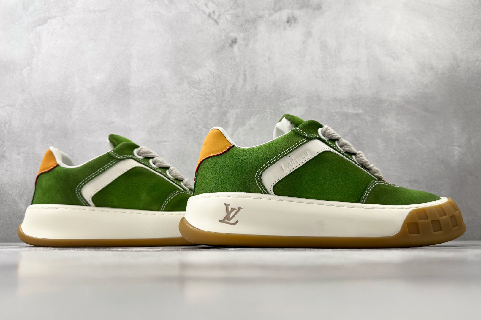 LOUIS VUITTON Tilted 绿色 1AJTH0-Top High Quatity Cheap Sneakers Fashion Clothing Clothes Bags handbags Shoes of all Brand wholesale With The best Quality And Beautiful Price from China Factory Chinese suppliers wholesaler seller LOUIS VUITTON Tilted 绿色 1AJTH0