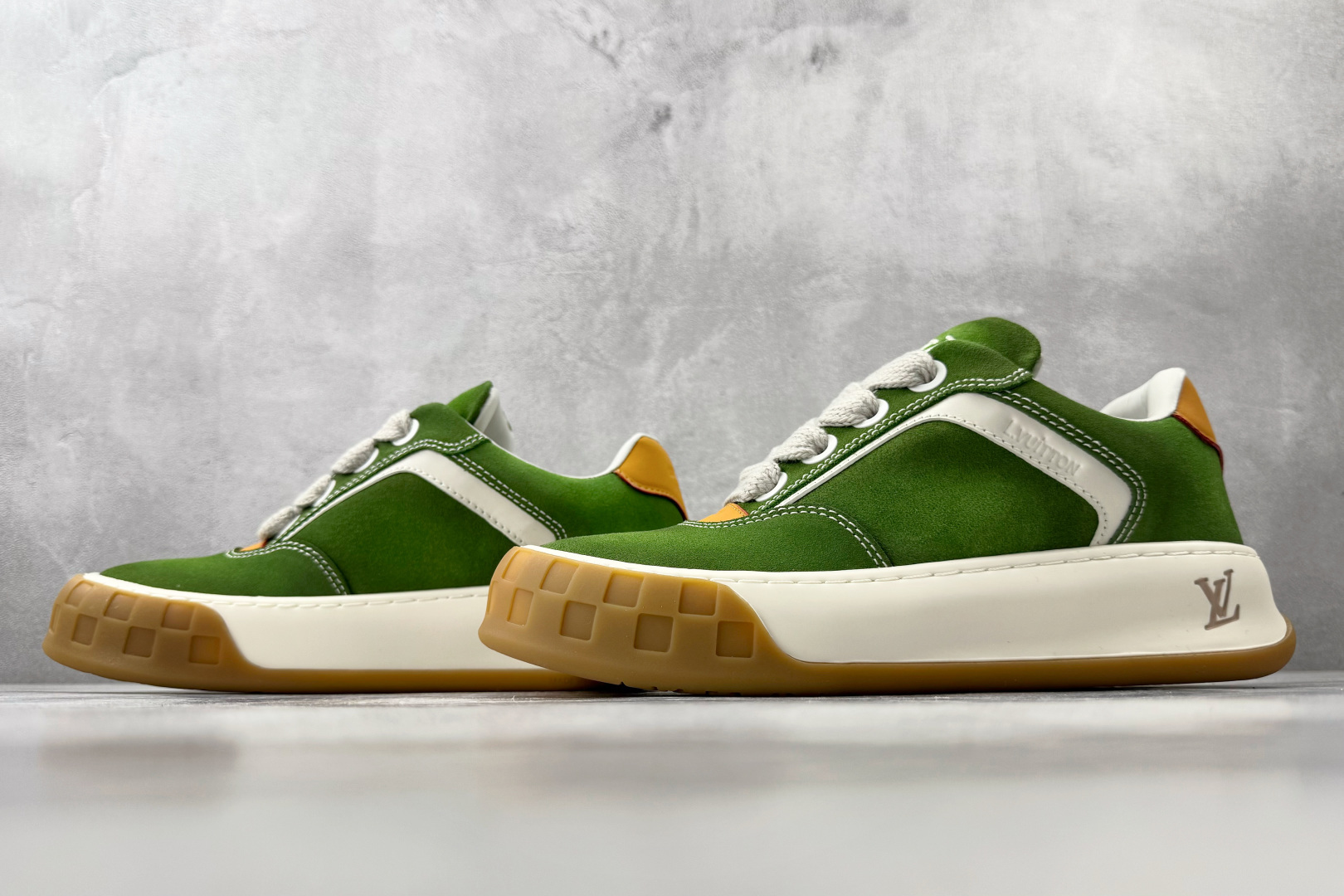 LOUIS VUITTON Tilted 绿色 1AJTH0-Top High Quatity Cheap Sneakers Fashion Clothing Clothes Bags handbags Shoes of all Brand wholesale With The best Quality And Beautiful Price from China Factory Chinese suppliers wholesaler seller LOUIS VUITTON Tilted 绿色 1AJTH0