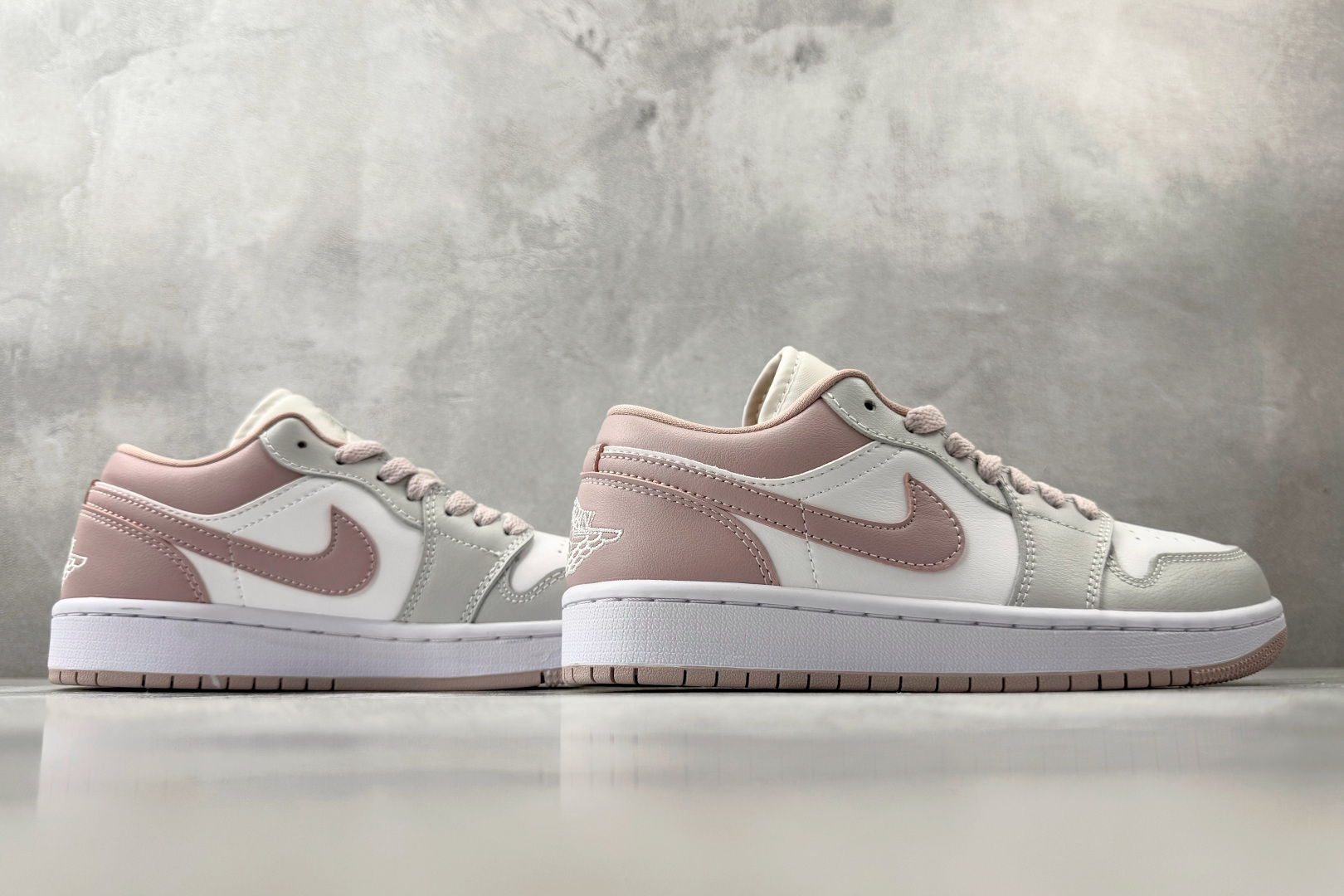 Jordan Air Jordan 1 粉白 DC0774-606-Top High Quatity Cheap Sneakers Fashion Clothing Clothes Bags handbags Shoes of all Brand wholesale With The best Quality And Beautiful Price from China Factory Chinese suppliers wholesaler seller Jordan Air Jordan 1 粉白 DC0774-606