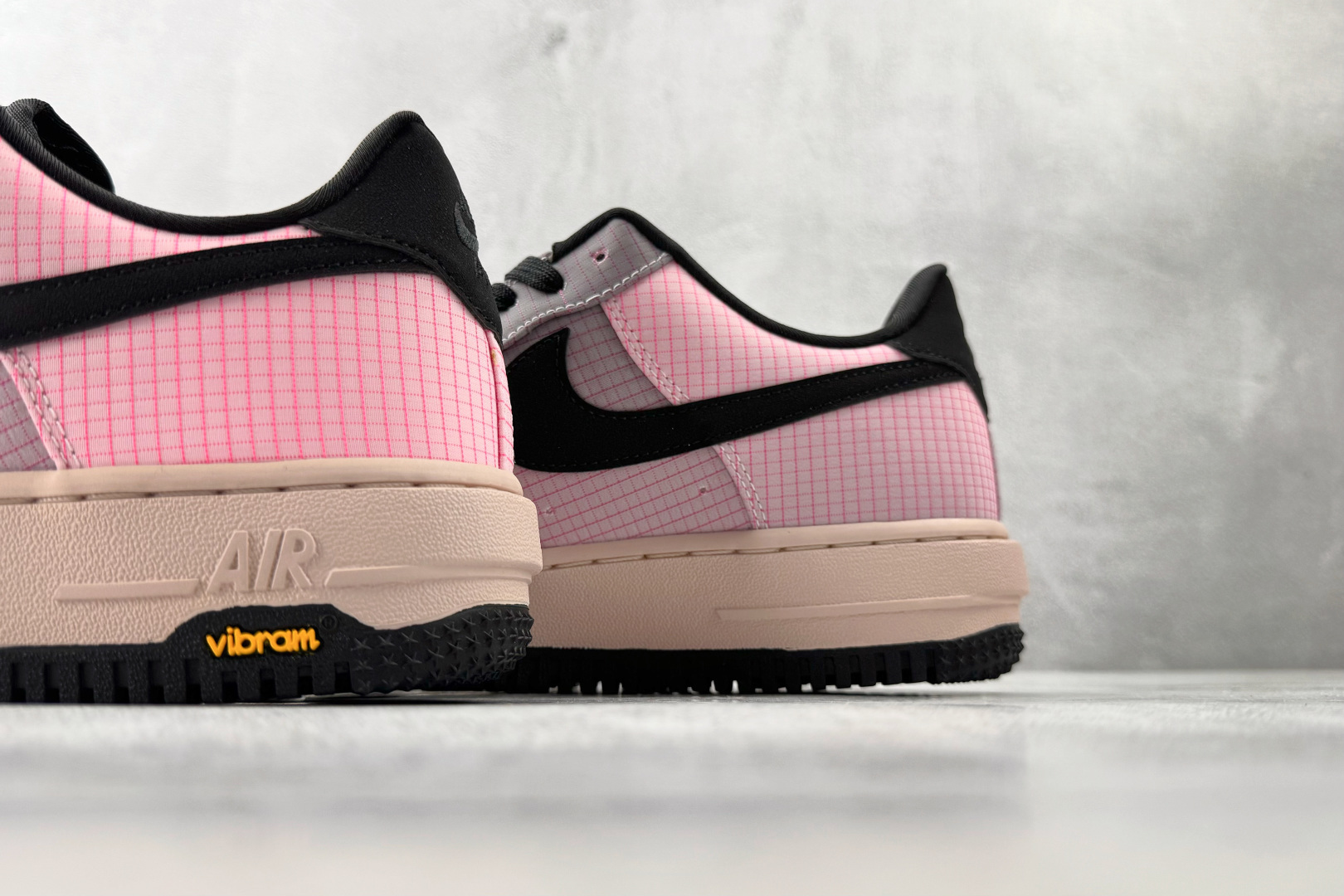 Nike Air Force 1 '07 LX Vibram 粉红黑 IH1943-600
