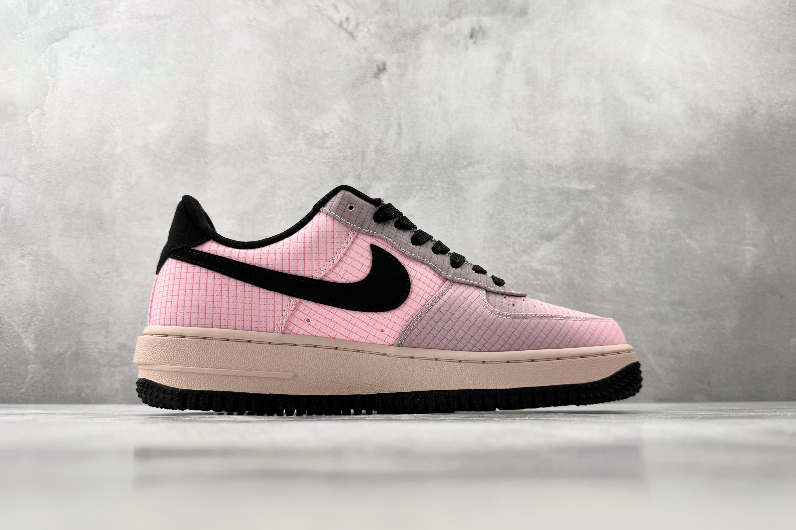 Nike Air Force 1 '07 LX Vibram 粉红黑 IH1943-600
