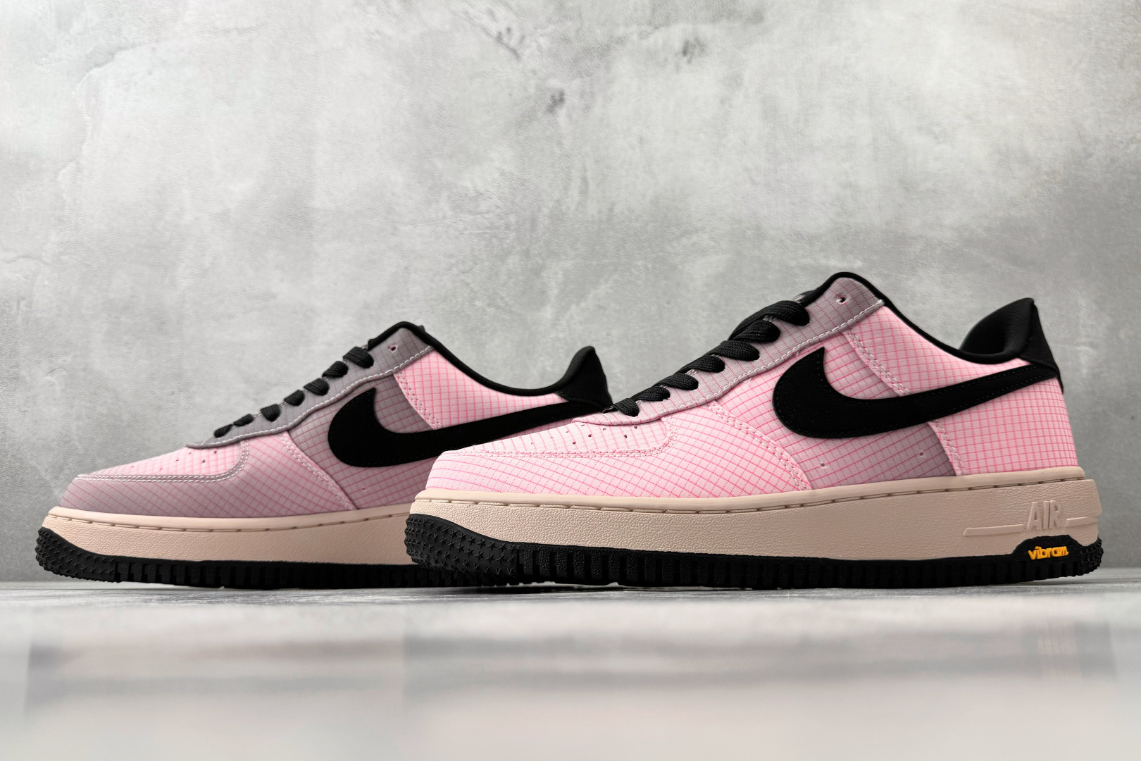 Nike Air Force 1 '07 LX Vibram 粉红黑 IH1943-600