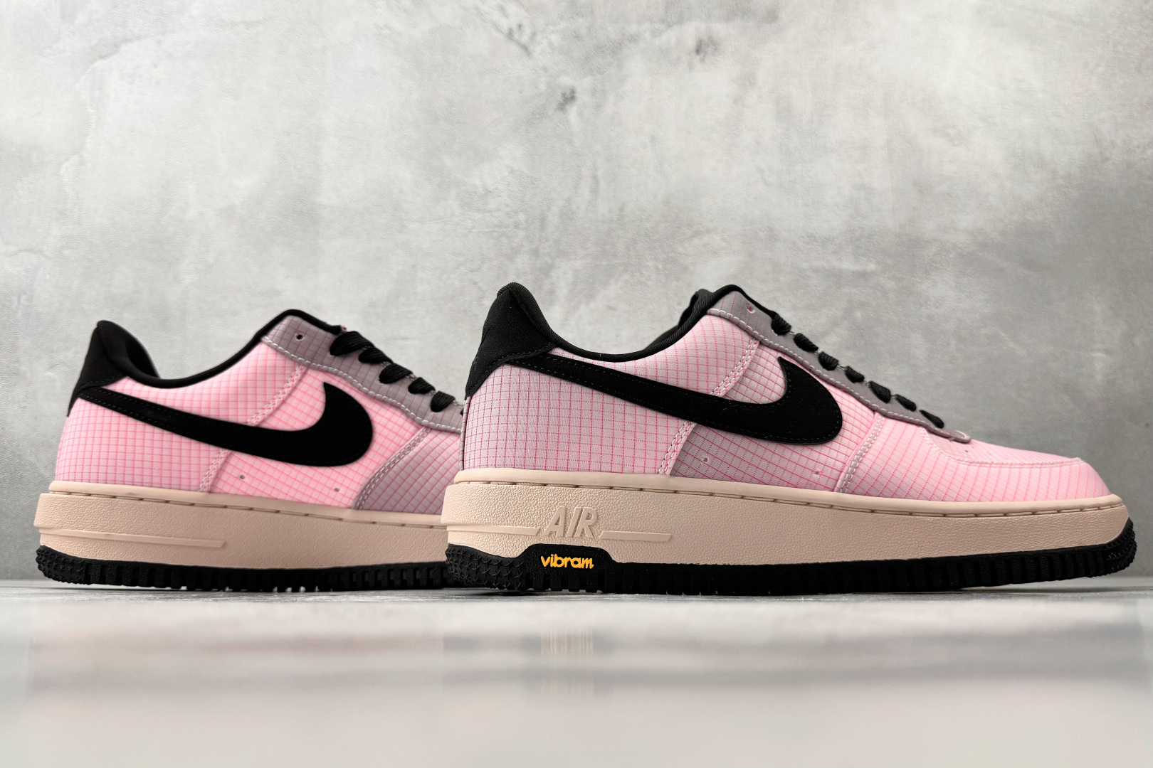 Nike Air Force 1 '07 LX Vibram 粉红黑 IH1943-600