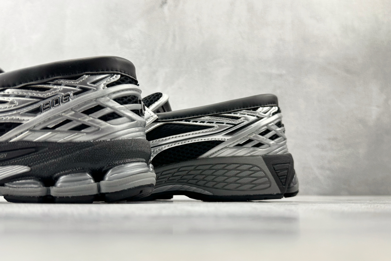 纯原出品 New Balance 1906L 黑银 U1906LOC-Top High Quatity Cheap Sneakers Fashion Clothing Clothes Bags handbags Shoes of all Brand wholesale With The best Quality And Beautiful Price from China Factory Chinese suppliers wholesaler seller 纯原出品 New Balance 1906L 黑银 U1906LOC