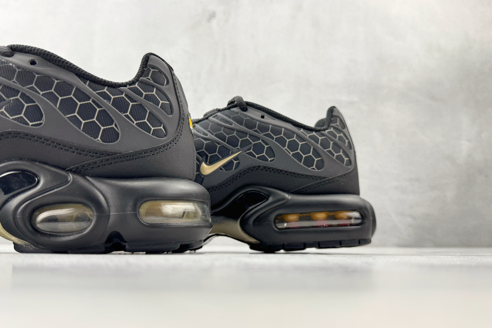 Nike Air Max Plus ”Black Honey”黑棕 IQ0287-010