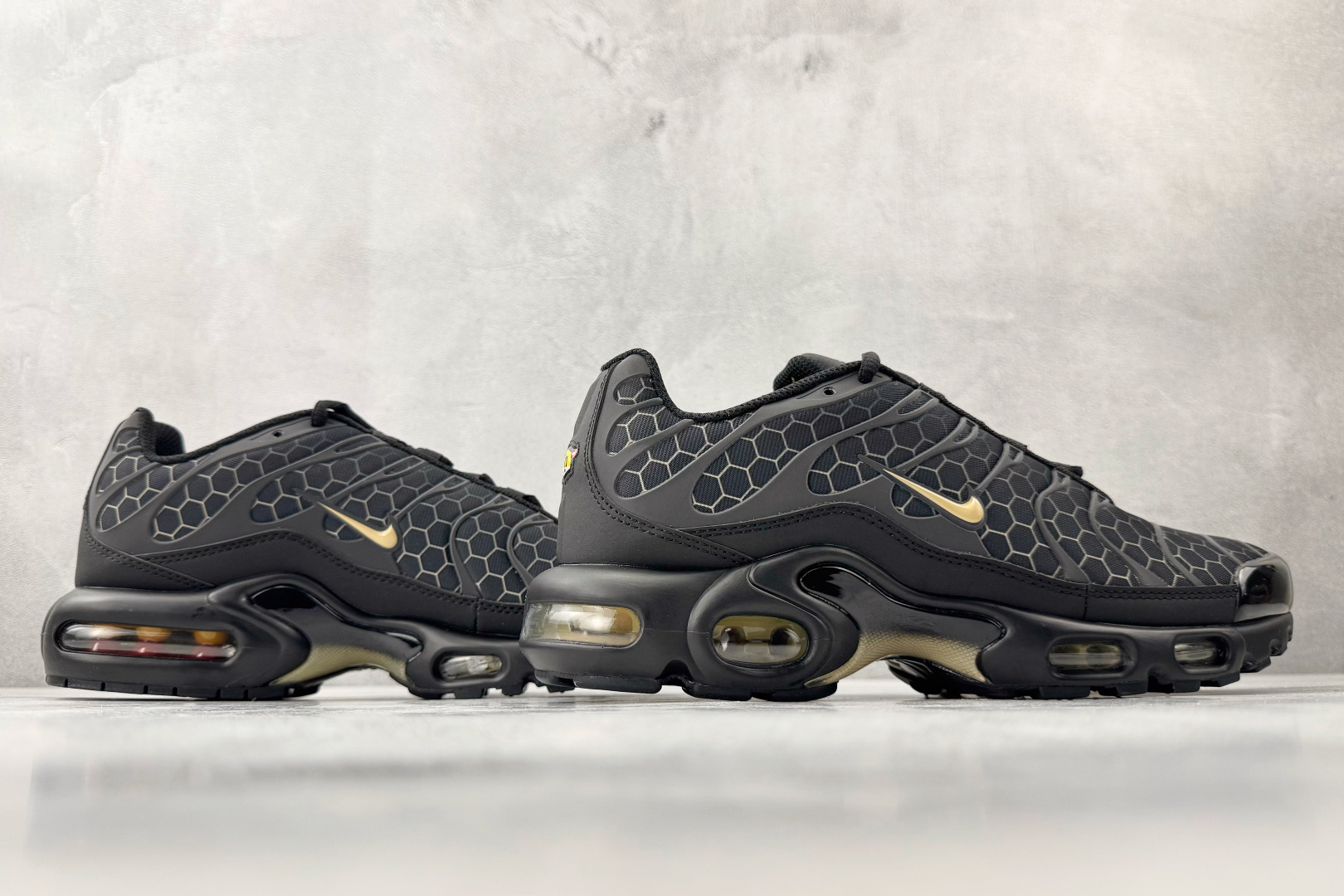 Nike Air Max Plus ”Black Honey”黑棕 IQ0287-010