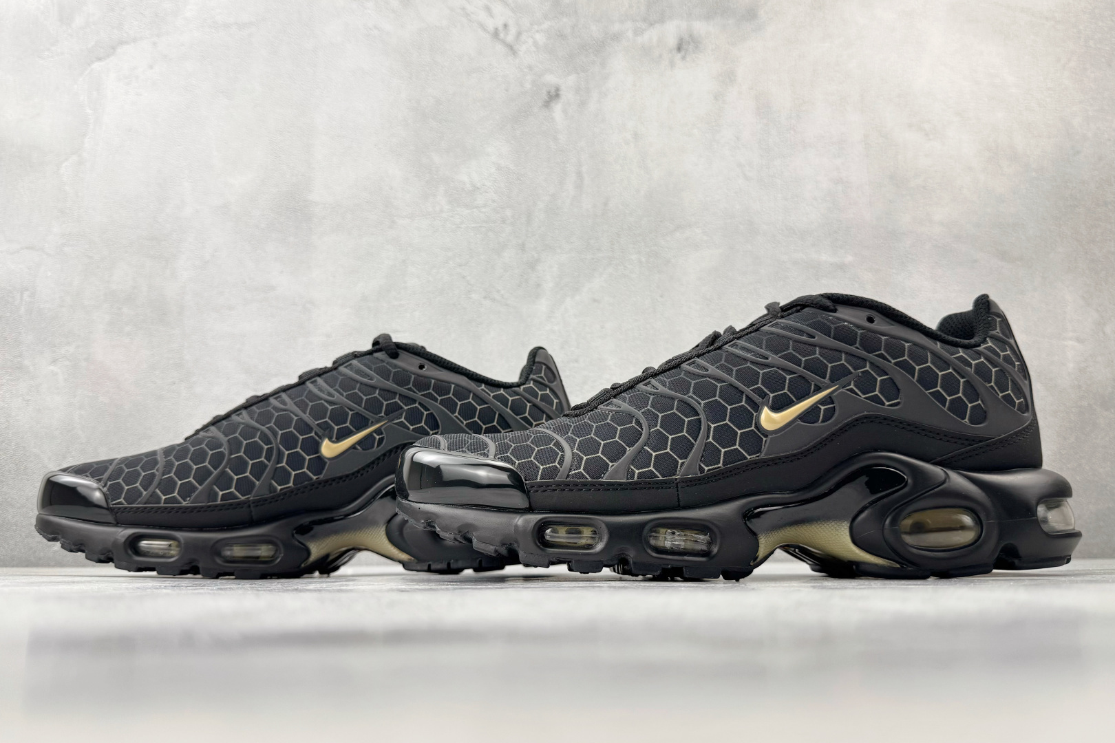 Nike Air Max Plus ”Black Honey”黑棕 IQ0287-010