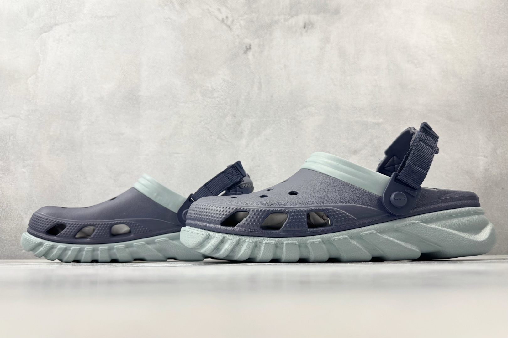 Crocs卡骆驰 蓝水绿 涡轮 208776-410-Top High Quatity Cheap Sneakers Fashion Clothing Clothes Bags handbags Shoes of all Brand wholesale With The best Quality And Beautiful Price from China Factory Chinese suppliers wholesaler seller Crocs卡骆驰 蓝水绿 涡轮 208776-410