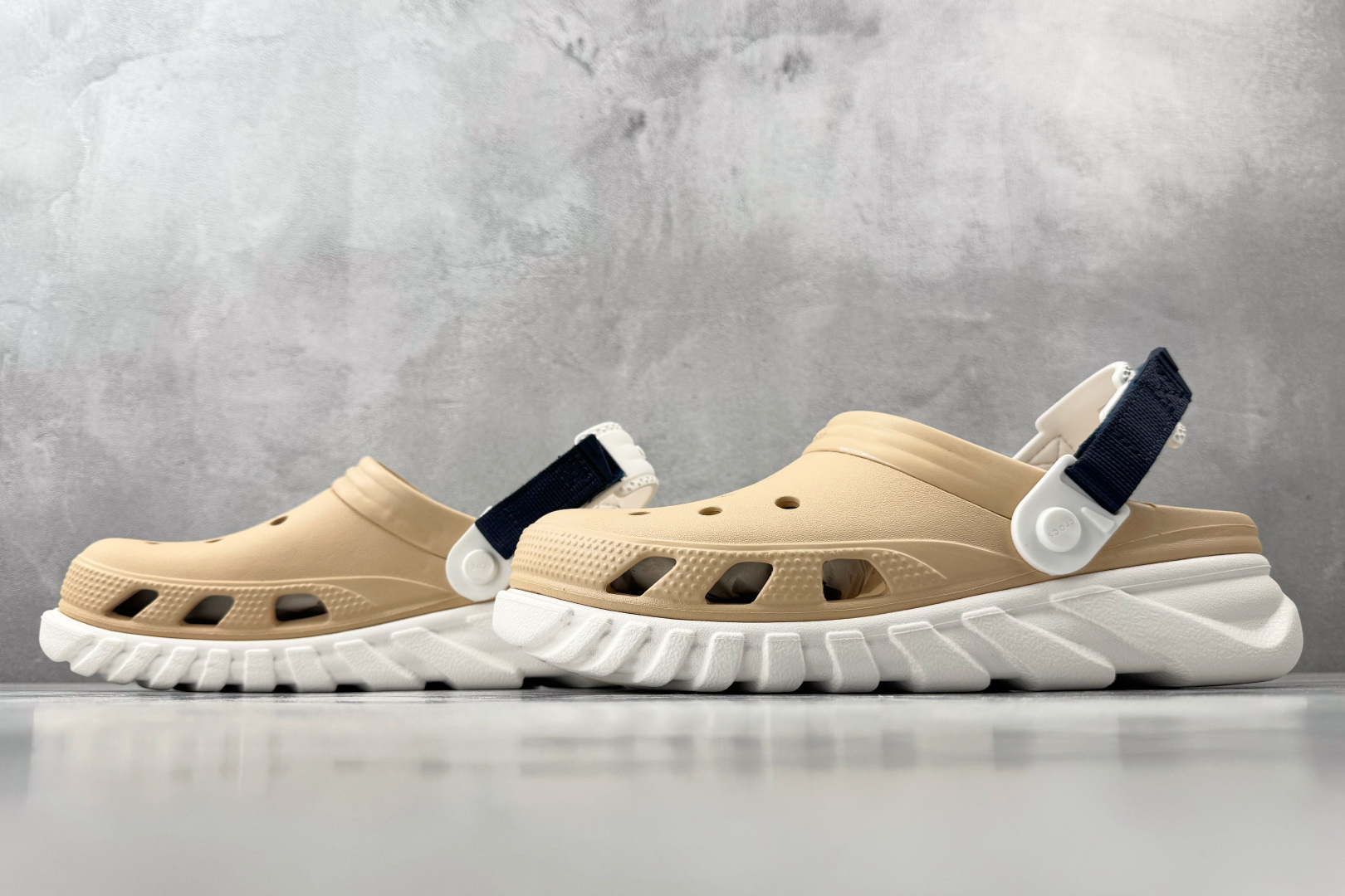 Crocs卡骆驰 白浅黄 涡轮 208776-2DS-Top High Quatity Cheap Sneakers Fashion Clothing Clothes Bags handbags Shoes of all Brand wholesale With The best Quality And Beautiful Price from China Factory Chinese suppliers wholesaler seller Crocs卡骆驰 白浅黄 涡轮 208776-2DS
