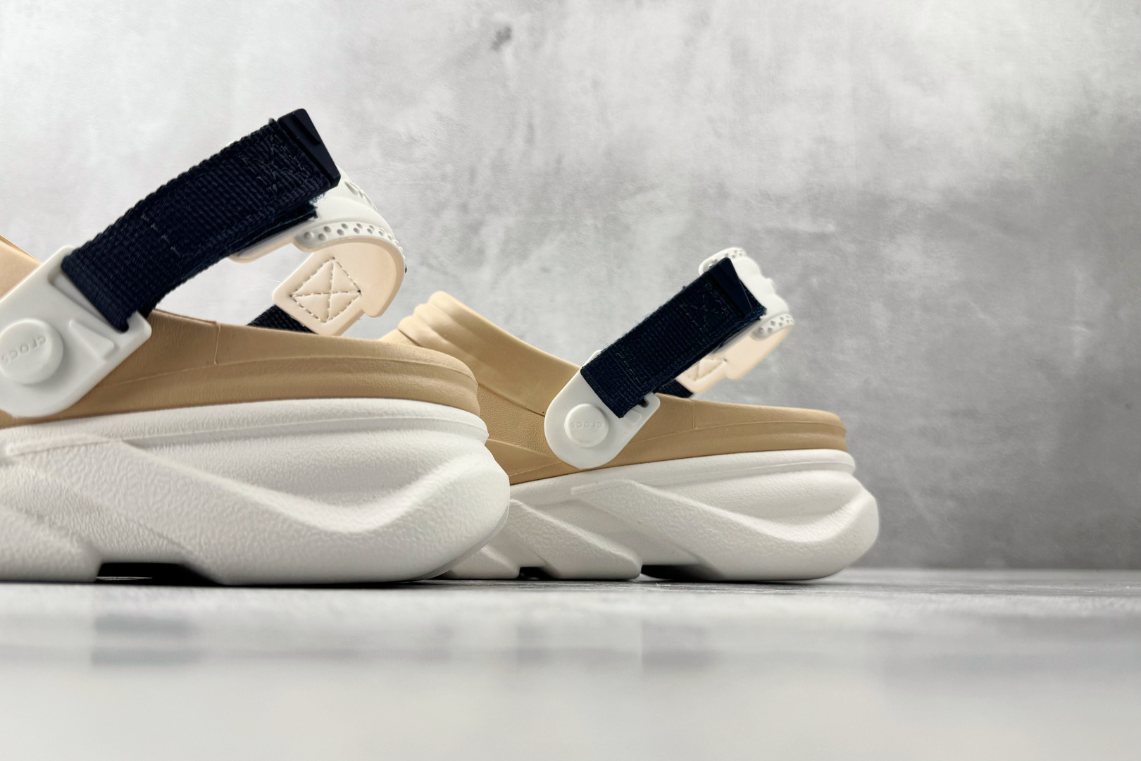 Crocs卡骆驰 白浅黄 涡轮 208776-2DS-Top High Quatity Cheap Sneakers Fashion Clothing Clothes Bags handbags Shoes of all Brand wholesale With The best Quality And Beautiful Price from China Factory Chinese suppliers wholesaler seller Crocs卡骆驰 白浅黄 涡轮 208776-2DS