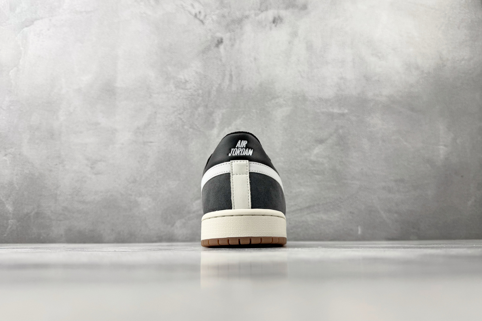 综合版 Jordan Air Jordan Skyline 黑白色 IM2055-001-Top High Quatity Cheap Sneakers Fashion Clothing Clothes Bags handbags Shoes of all Brand wholesale With The best Quality And Beautiful Price from China Factory Chinese suppliers wholesaler seller 综合版 Jordan Air Jordan Skyline 黑白色 IM2055-001