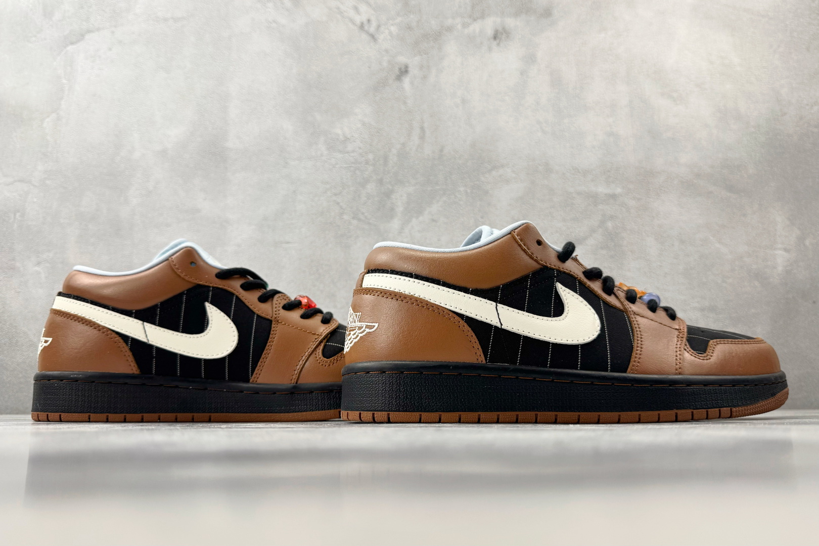 Jordan Air Jordan 1 深棕 IR7560-010-Top High Quatity Cheap Sneakers Fashion Clothing Clothes Bags handbags Shoes of all Brand wholesale With The best Quality And Beautiful Price from China Factory Chinese suppliers wholesaler seller Jordan Air Jordan 1 深棕 IR7560-010