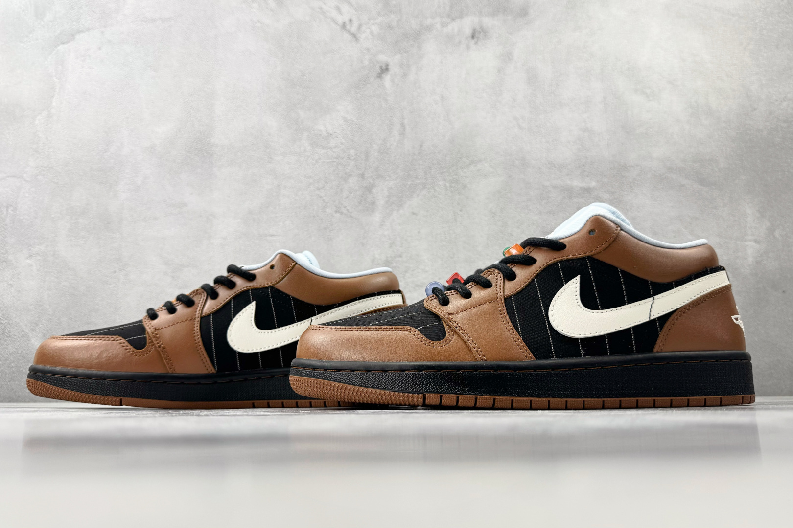 Jordan Air Jordan 1 深棕 IR7560-010-Top High Quatity Cheap Sneakers Fashion Clothing Clothes Bags handbags Shoes of all Brand wholesale With The best Quality And Beautiful Price from China Factory Chinese suppliers wholesaler seller Jordan Air Jordan 1 深棕 IR7560-010