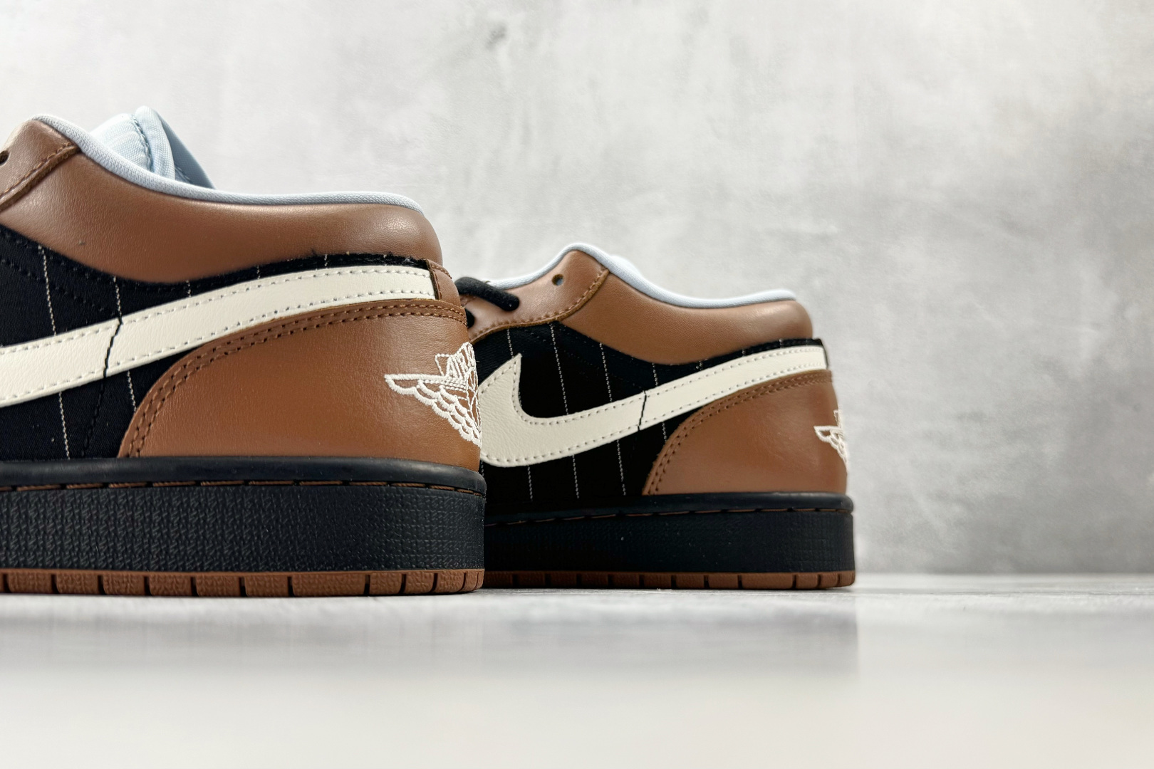 Jordan Air Jordan 1 深棕 IR7560-010-Top High Quatity Cheap Sneakers Fashion Clothing Clothes Bags handbags Shoes of all Brand wholesale With The best Quality And Beautiful Price from China Factory Chinese suppliers wholesaler seller Jordan Air Jordan 1 深棕 IR7560-010