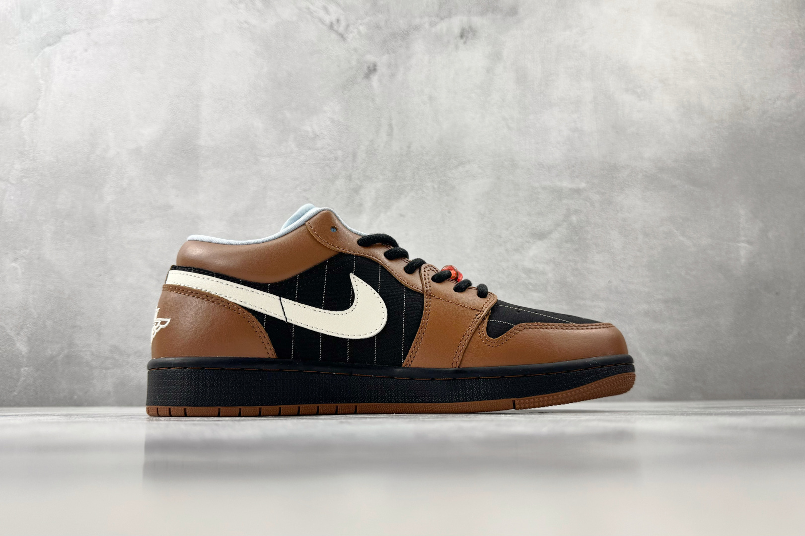 Jordan Air Jordan 1 深棕 IR7560-010-Top High Quatity Cheap Sneakers Fashion Clothing Clothes Bags handbags Shoes of all Brand wholesale With The best Quality And Beautiful Price from China Factory Chinese suppliers wholesaler seller Jordan Air Jordan 1 深棕 IR7560-010