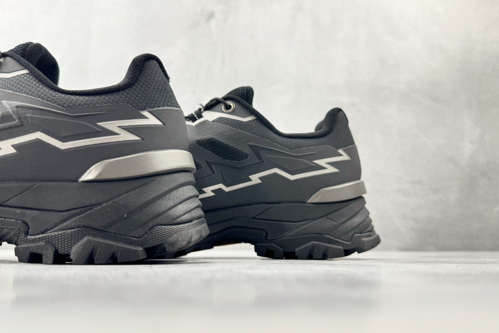 凯乐石KAILAS 远征Vibram 黑色 KS261-Top High Quatity Cheap Sneakers Fashion Clothing Clothes Bags handbags Shoes of all Brand wholesale With The best Quality And Beautiful Price from China Factory Chinese suppliers wholesaler seller 凯乐石KAILAS 远征Vibram 黑色 KS261